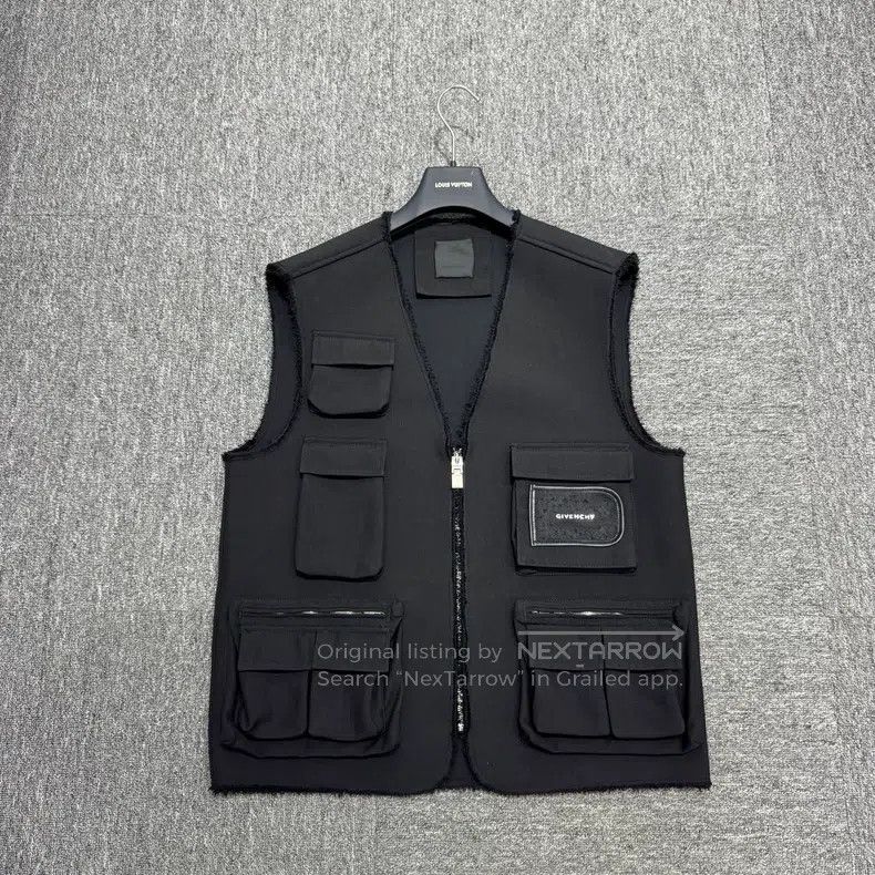 Givenchy Givenchy Size 48 Solid color wool vest Size: 48 Size US M / EU 48-50 / 2 - 1 Thumbnail