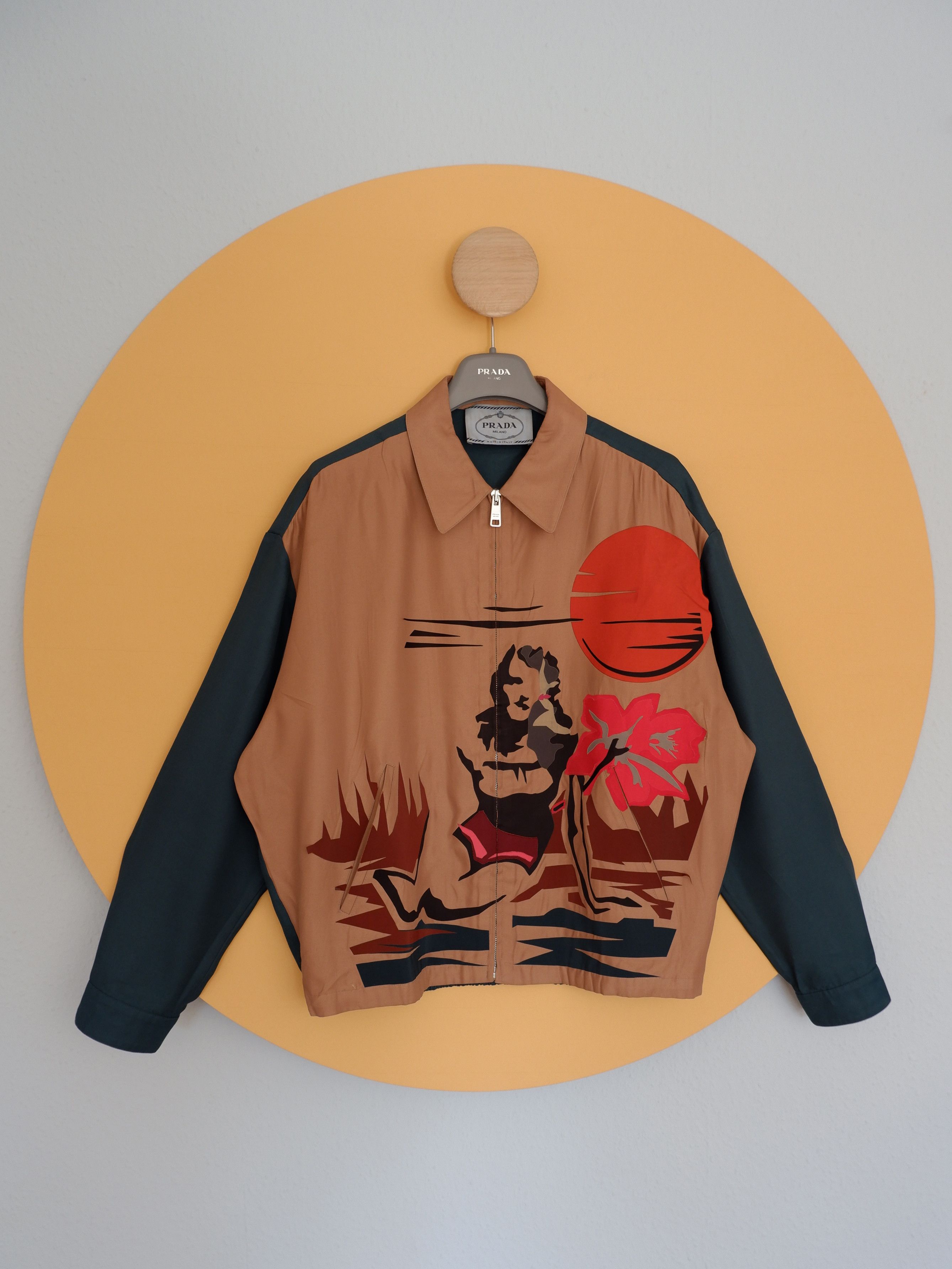 ジャケット PRADA RED BOMBER JACKET IN CANVAS Prada Red Bomber Jacket In Canvas – LOZURI®