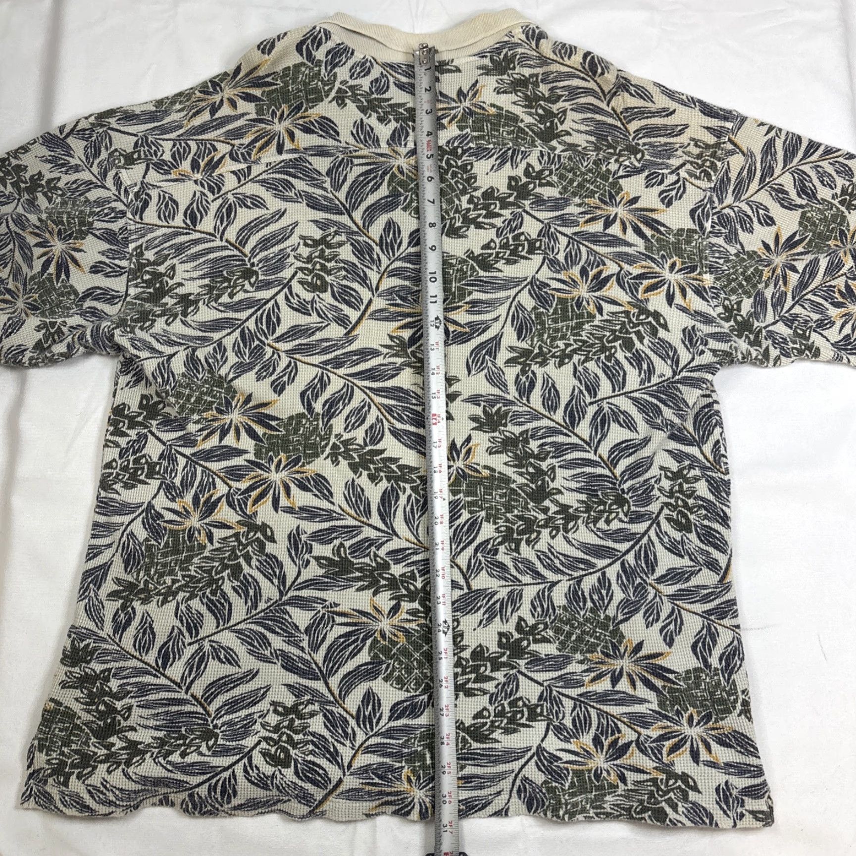 Tommy Bahama VINTAGE Tommy Bahama Polo Men’s XL Green Floral Leaf Pattern Waffle Shirt Mens XL Green Floral Leaf pattern Polo Size US XL / EU 56 / 4 - 7 Thumbnail