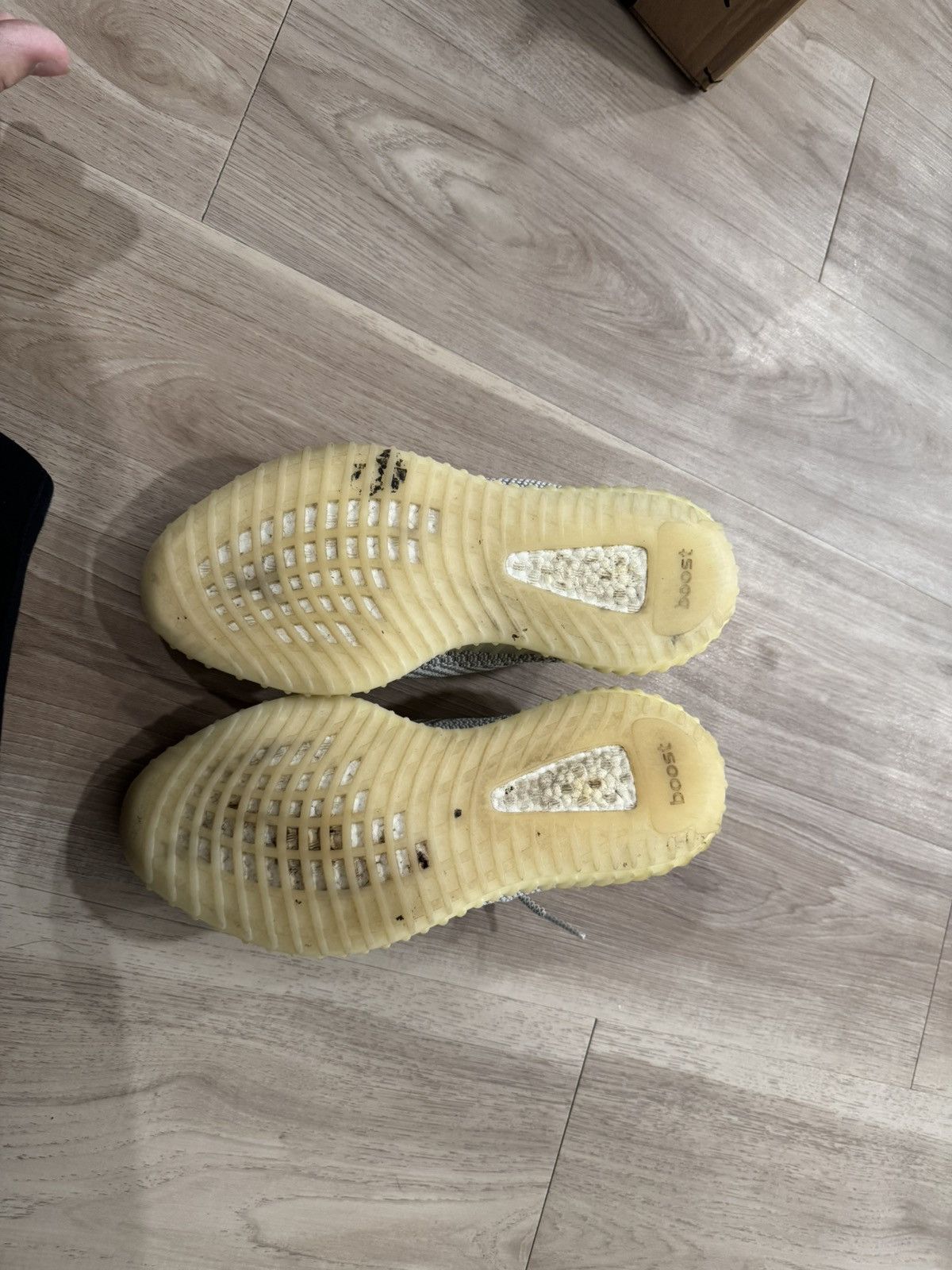 Adidas × Kanye West Adidas boost 350 v2 static non-reflective Size US 10.5 / EU 43-44 - 2 Thumbnail