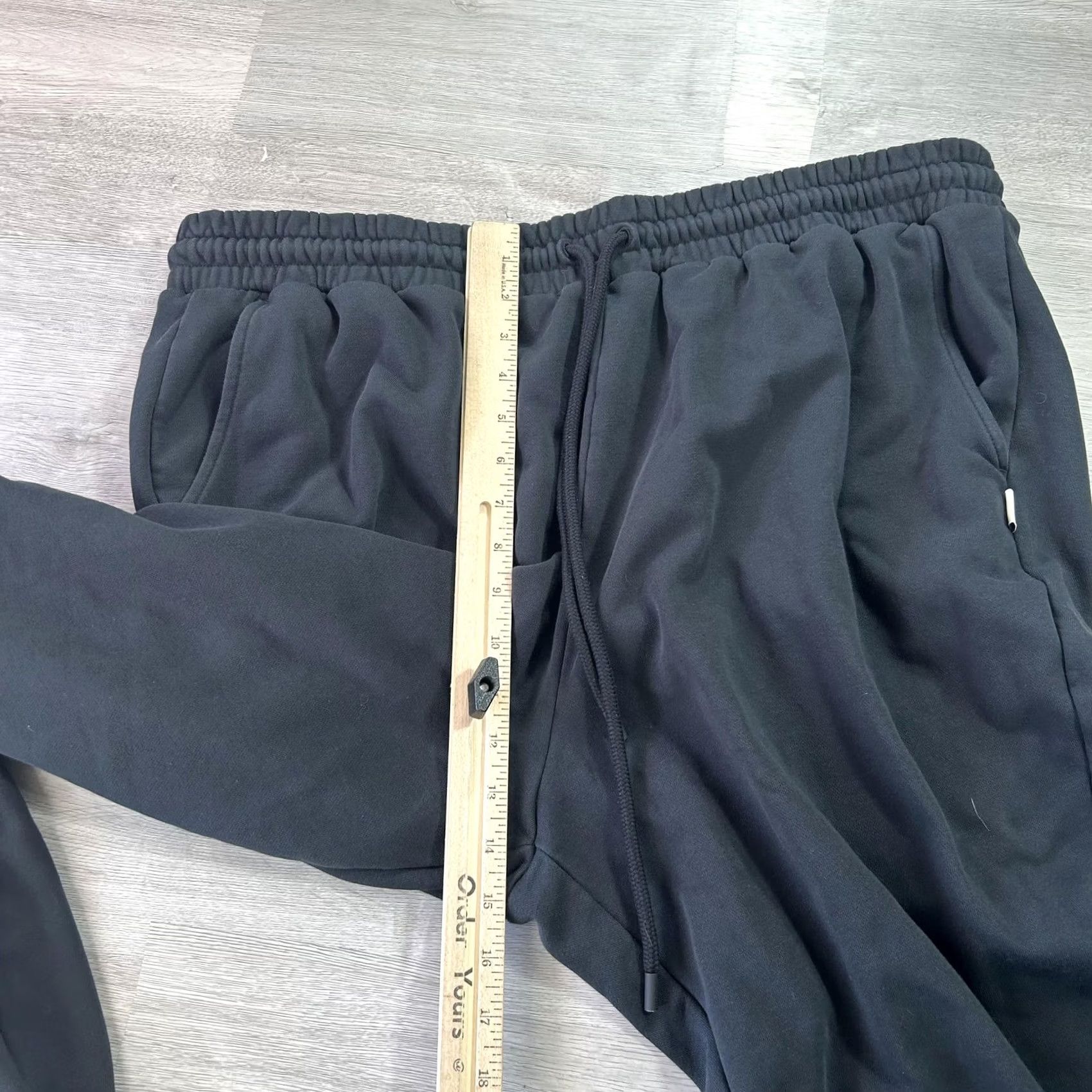 Fabletics Fabletics Mens 2XL Black Fleece Jogger Elastic Waist Pockets Sweatpants Sportswear Pants Size US 39 - 7 Thumbnail