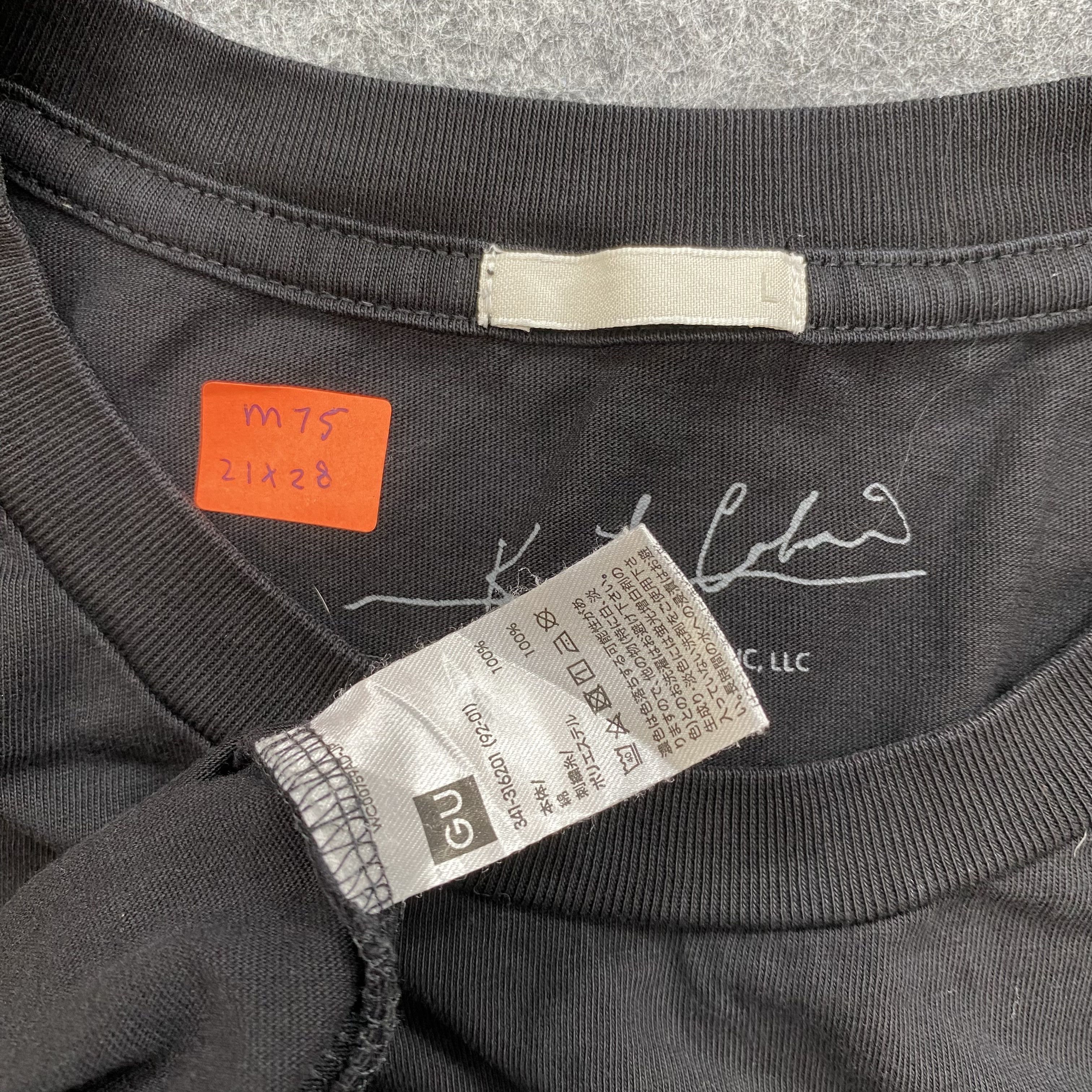 Band Tees Rare 2019 GU x Kurt Cobain Signature Tee-M075 Size US L / EU 52-54 / 3 - 4 Thumbnail