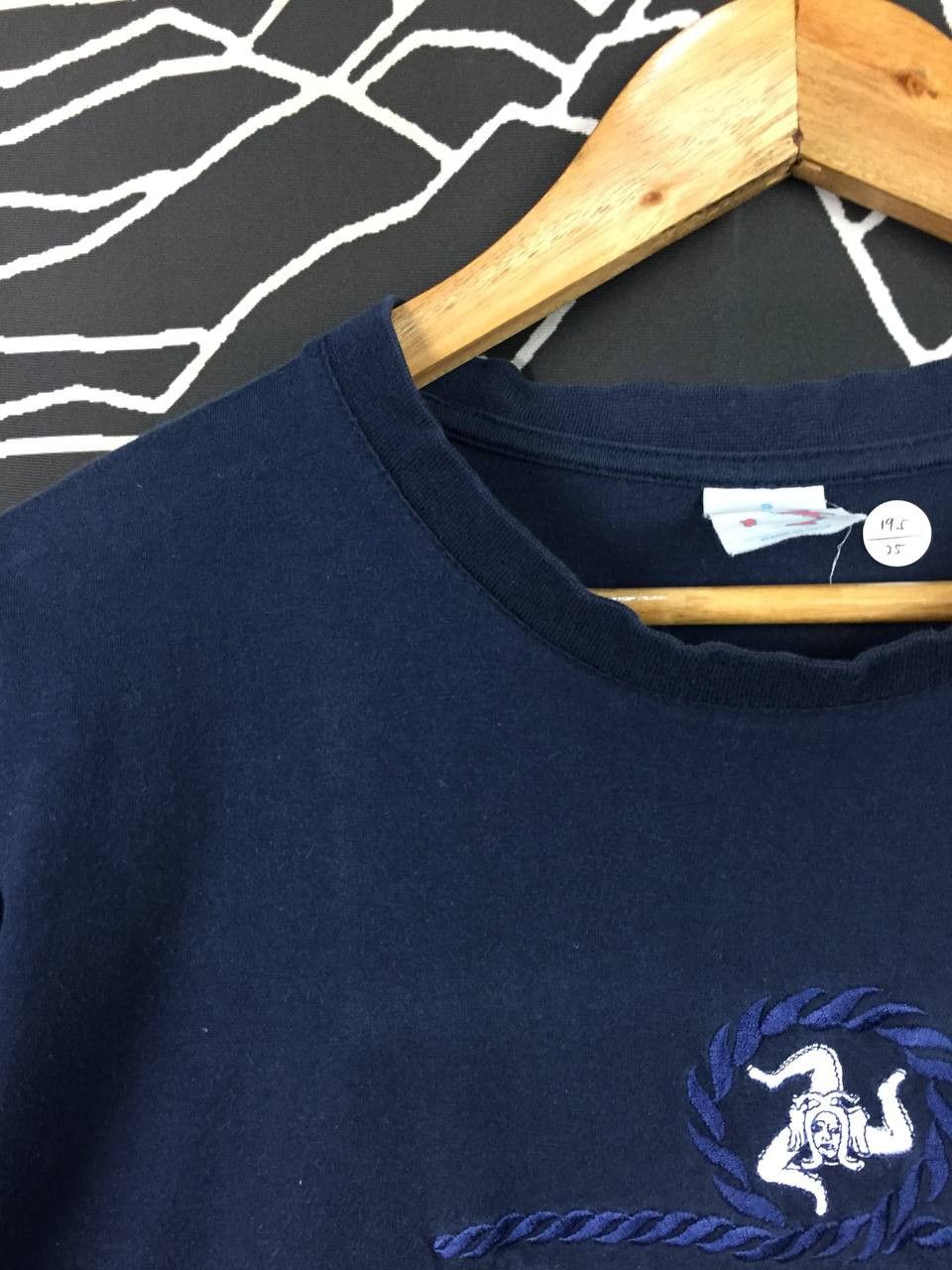 Vintage Vtg Sicilia Italia Embroidered Trinacria Logo Souvenir Tee Size US S / EU 44-46 / 1 - 5 Thumbnail