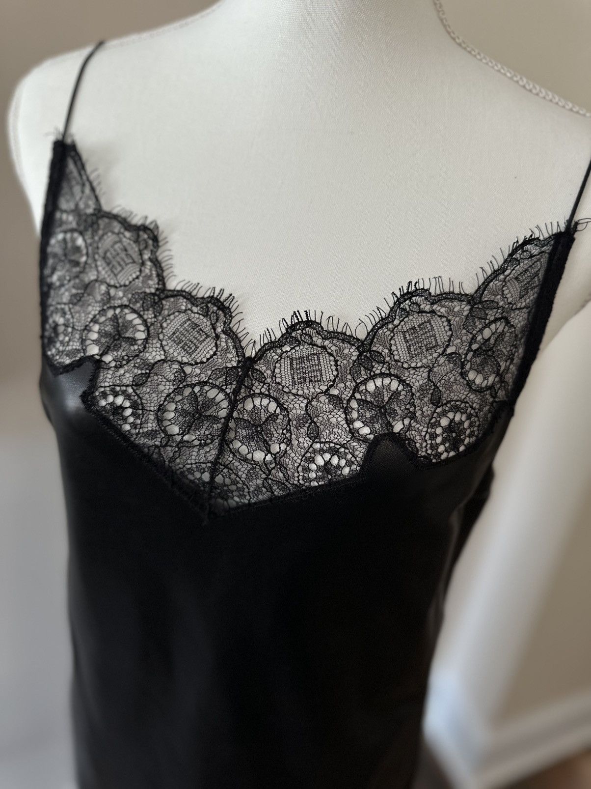 Givenchy Givenchy Chic Black Leather Dress with Lace Hem Size M / US 6-8 / IT 42-44 - 5 Thumbnail