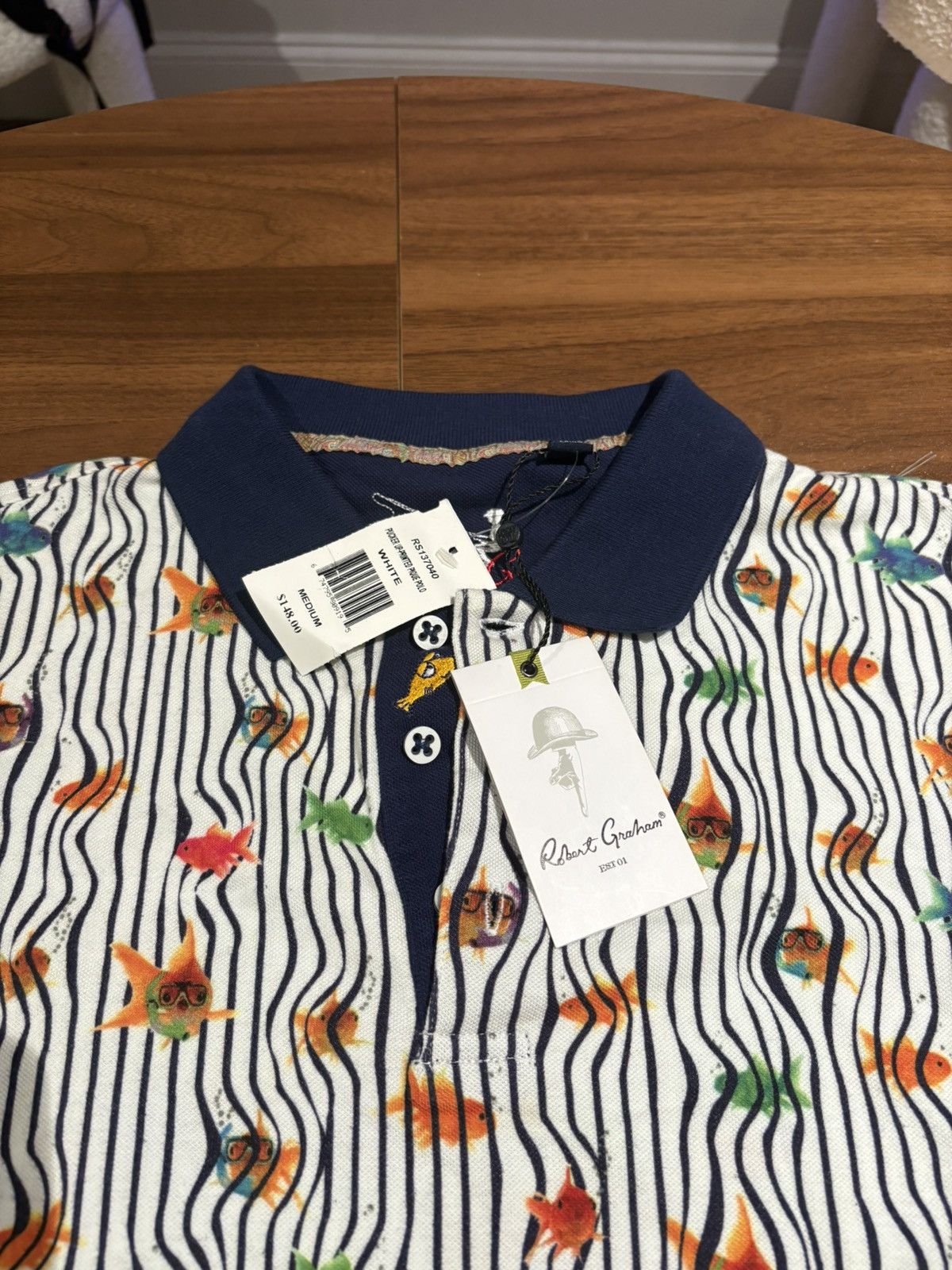 Robert Graham NWT robert graham fish pique polo all over print size M Size US M / EU 48-50 / 2 - 1 Thumbnail