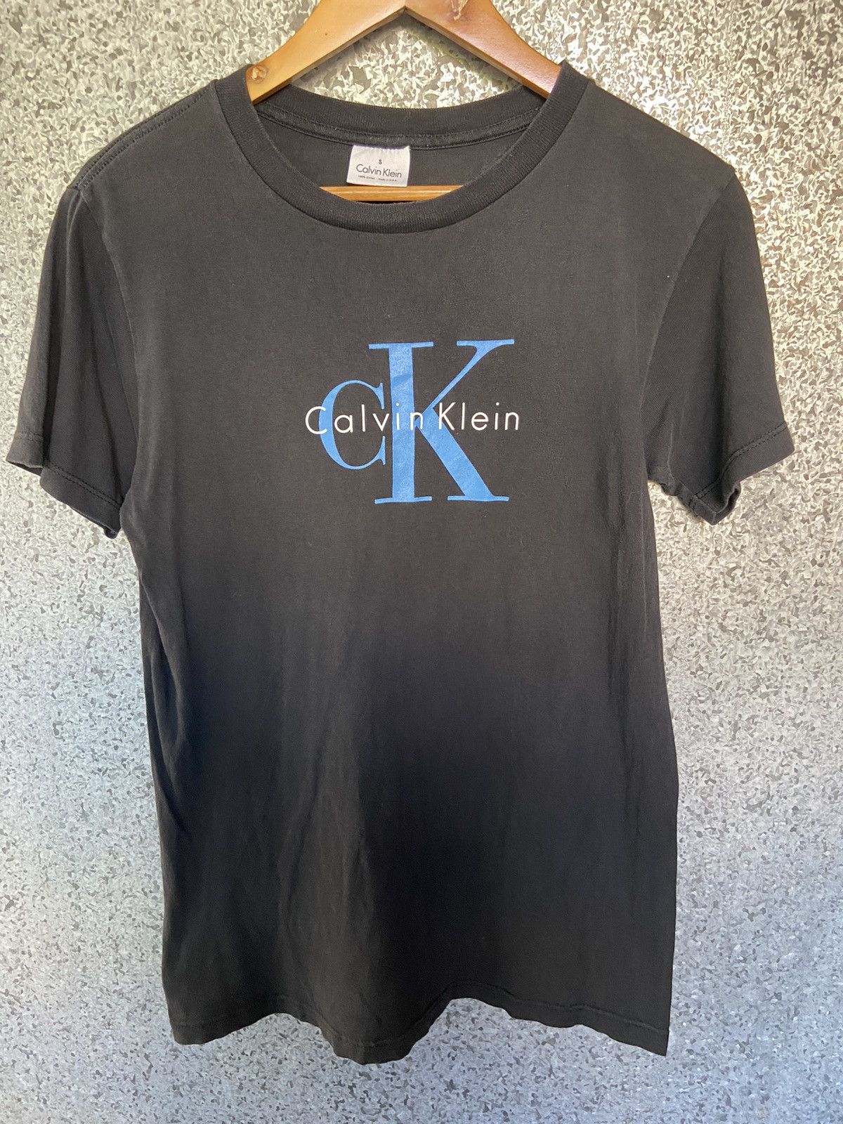 Calvin Klein 🔥 Vtg 90s Vtg Calvin Klein t shirt spell out made in Usa Size US S / EU 44-46 / 1 - 2 Thumbnail