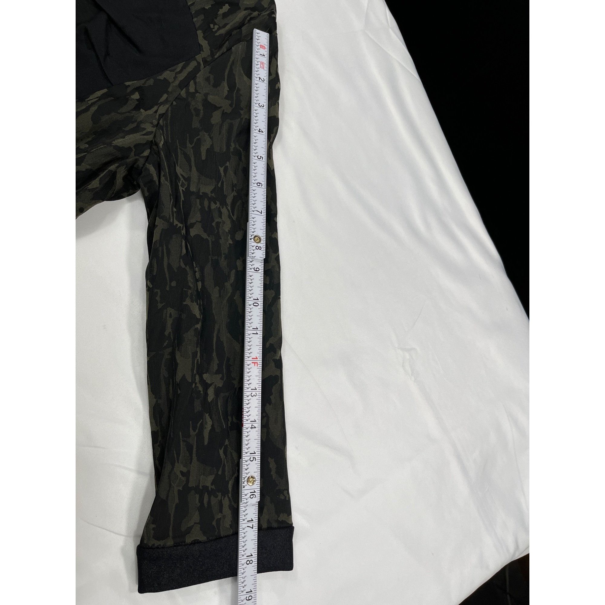 Nicole Miller Nicole Miller SKU 7663 Camo Print Zip Front dress Size 10 Size L / US 10 / IT 46 - 9 Thumbnail