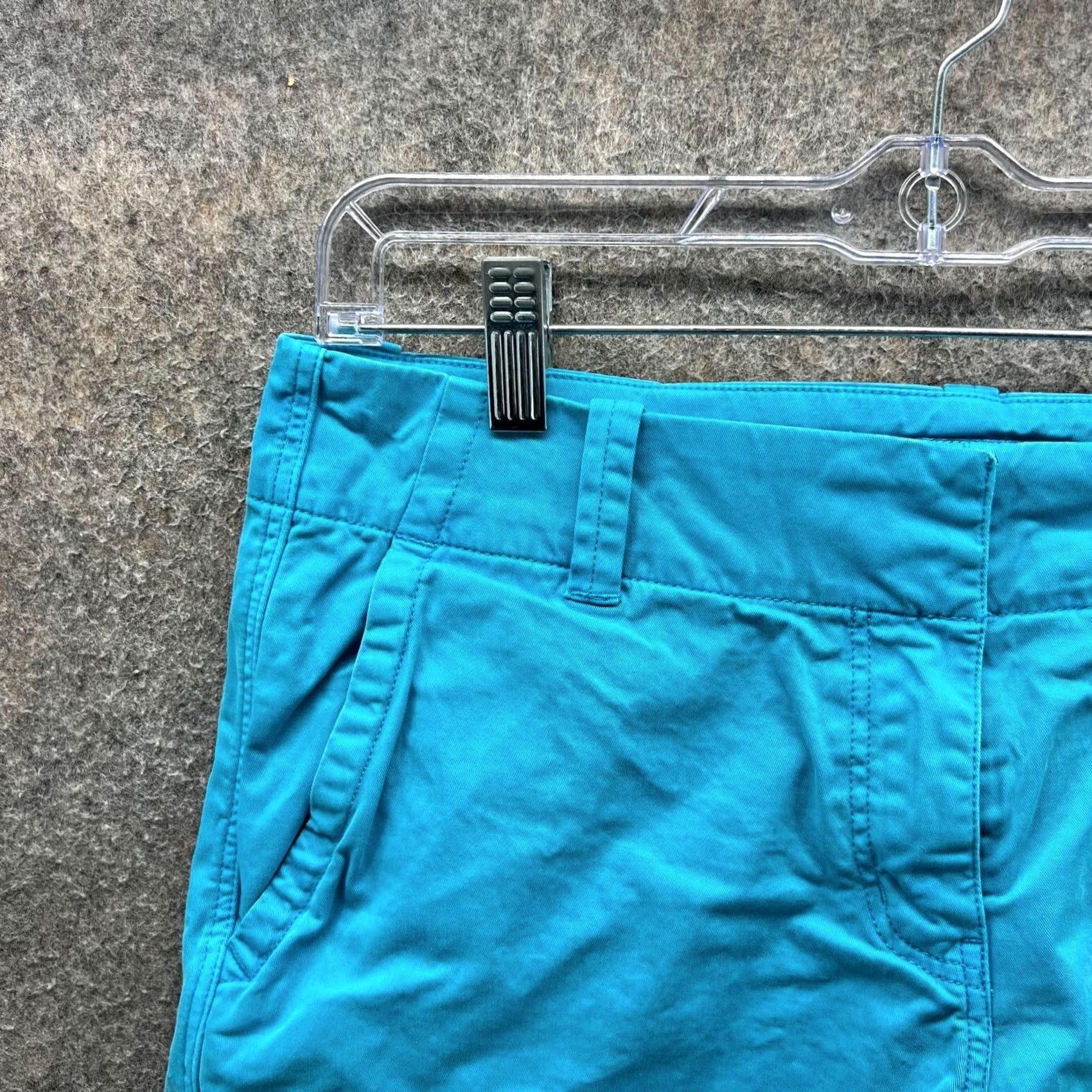 Vineyard Vines Vineyard Vines Shorts Womens 6 Light Blue Chino Flat Front Cotton Canvas Short, Regular Rise, 34 in Waist, Blue, 6, Chino, Casual Size 28" / US 6 / IT 42 - 3 Thumbnail