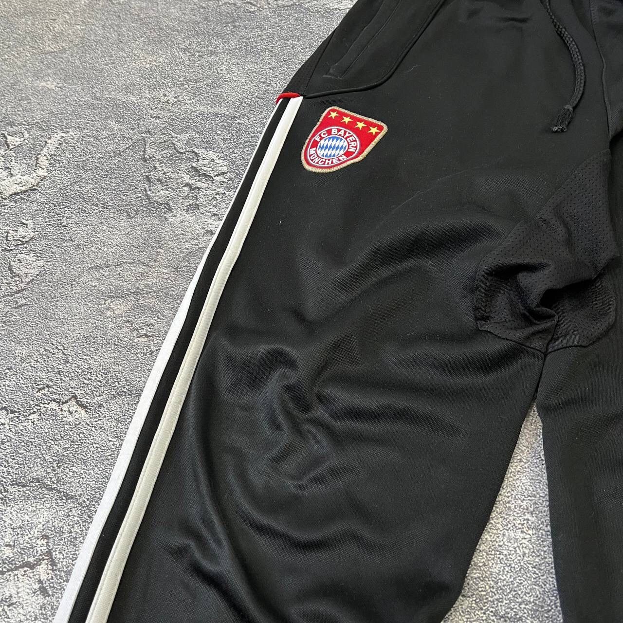 Adidas Vintage Adidas Bayern Munchen Football Soccer Track Size US 34 / EU 50 - 19 Thumbnail