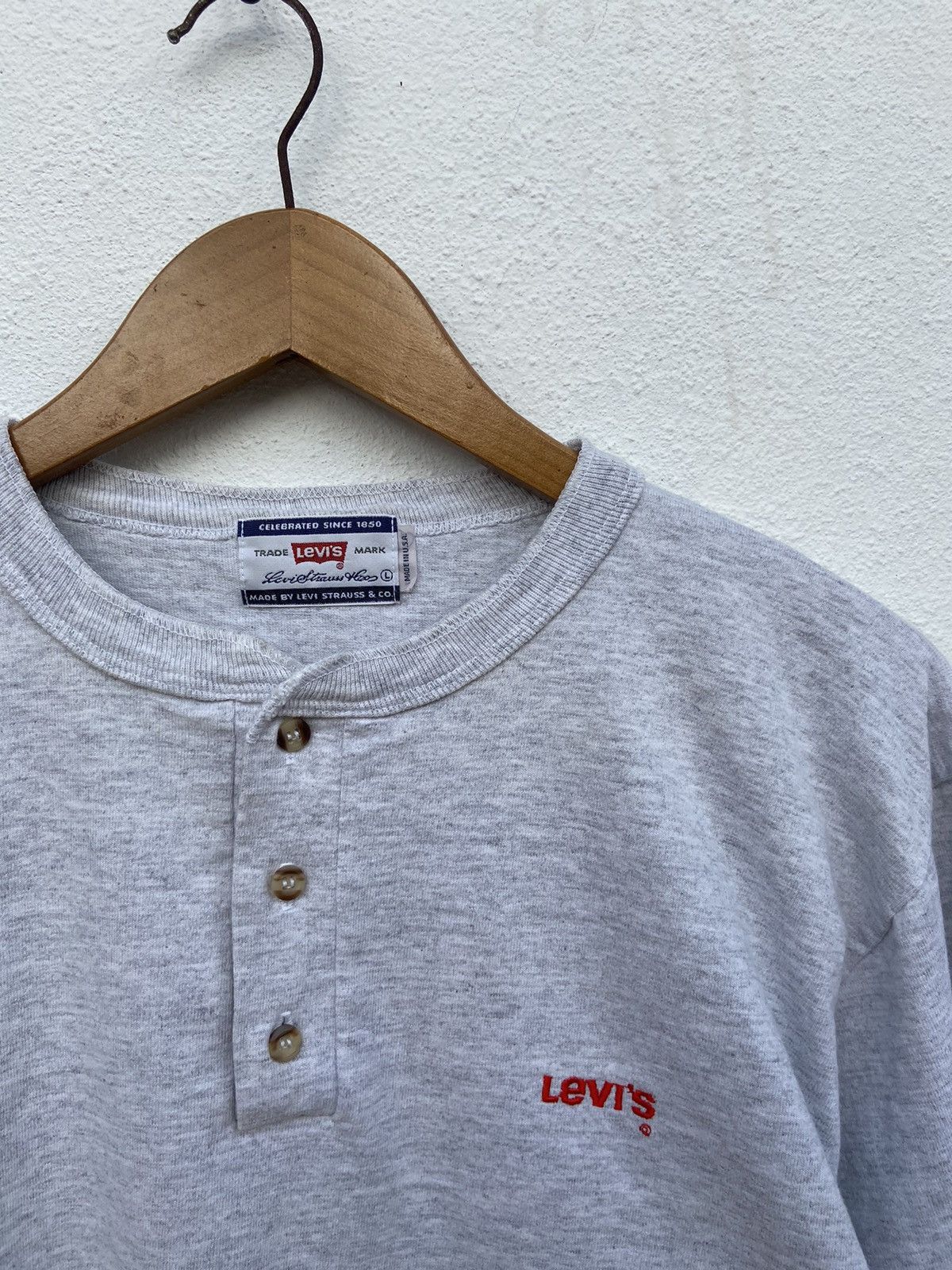 Levi's 🔥 Vtg 90s Vintage Levis t shirt long sleeve single stitch Size US L / EU 52-54 / 3 - 2 Thumbnail