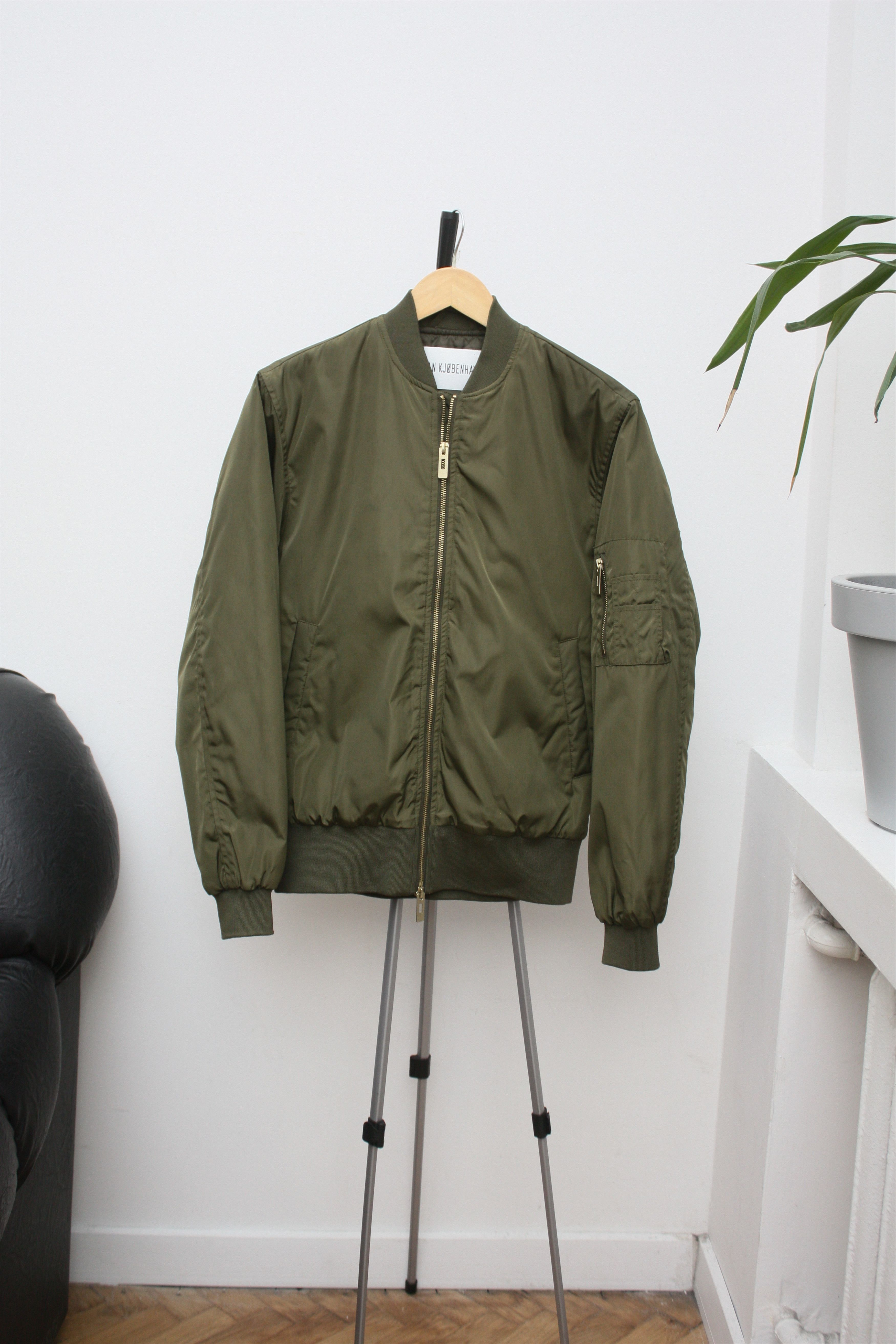 Han Kjobenhavn Han Kjobenhavn Nylon Army Green Bomber Small Size US S / EU 44-46 / 1 - 2 Thumbnail
