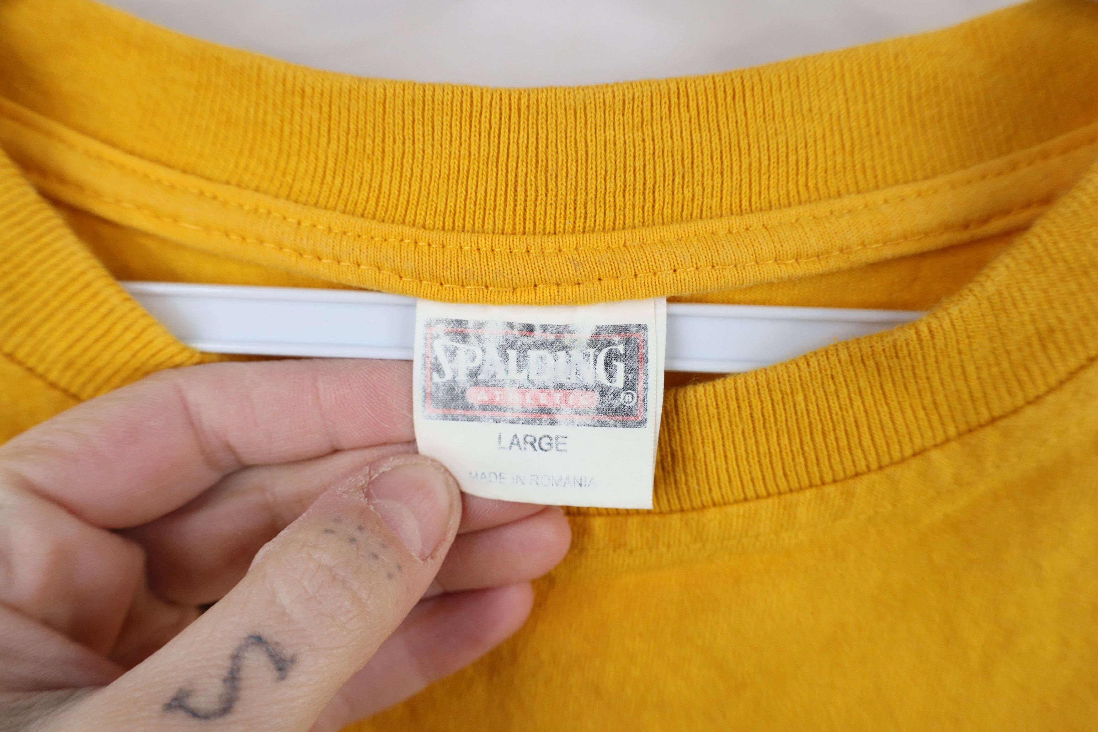 Vintage Vintage 90s Spalding Fire Flames Short Sleeve T-Shirt Yellow Size US L / EU 52-54 / 3 - 6 Thumbnail