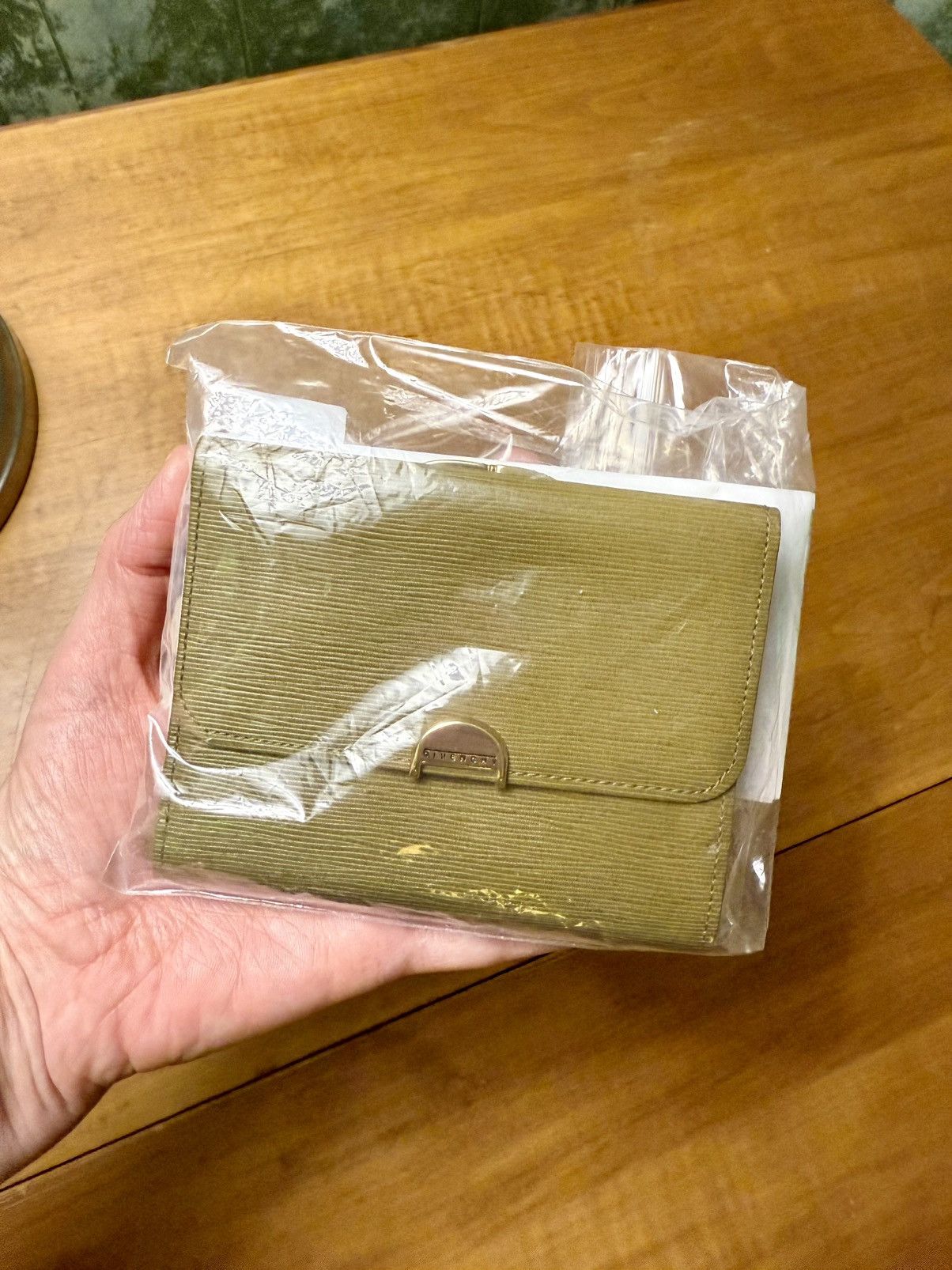 Givenchy Givenchy Taupe Textured Leather Trifold Wallet Authenticated Size ONE SIZE - 13 Thumbnail