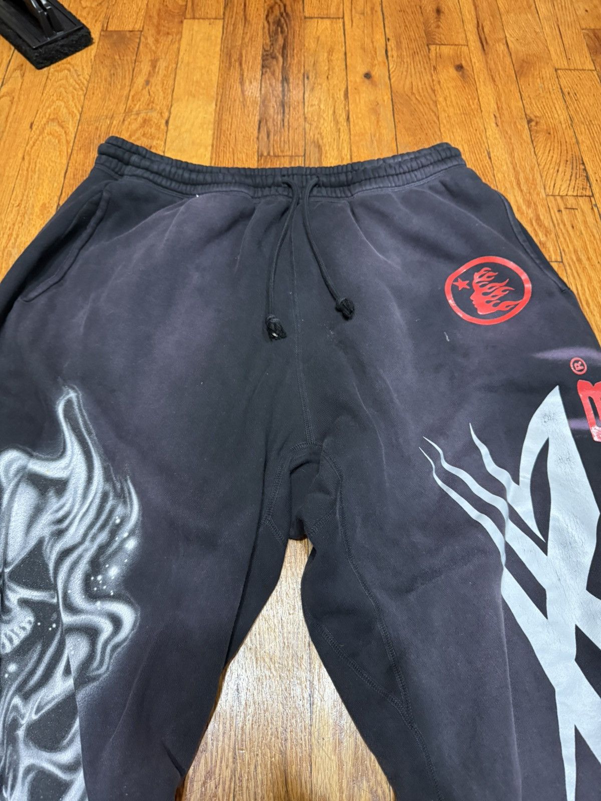 HELLSTAR Hellstar Airbrushed Skull Sports Sweatpants Size XXL Size US 38 / EU 54 - 2 Thumbnail