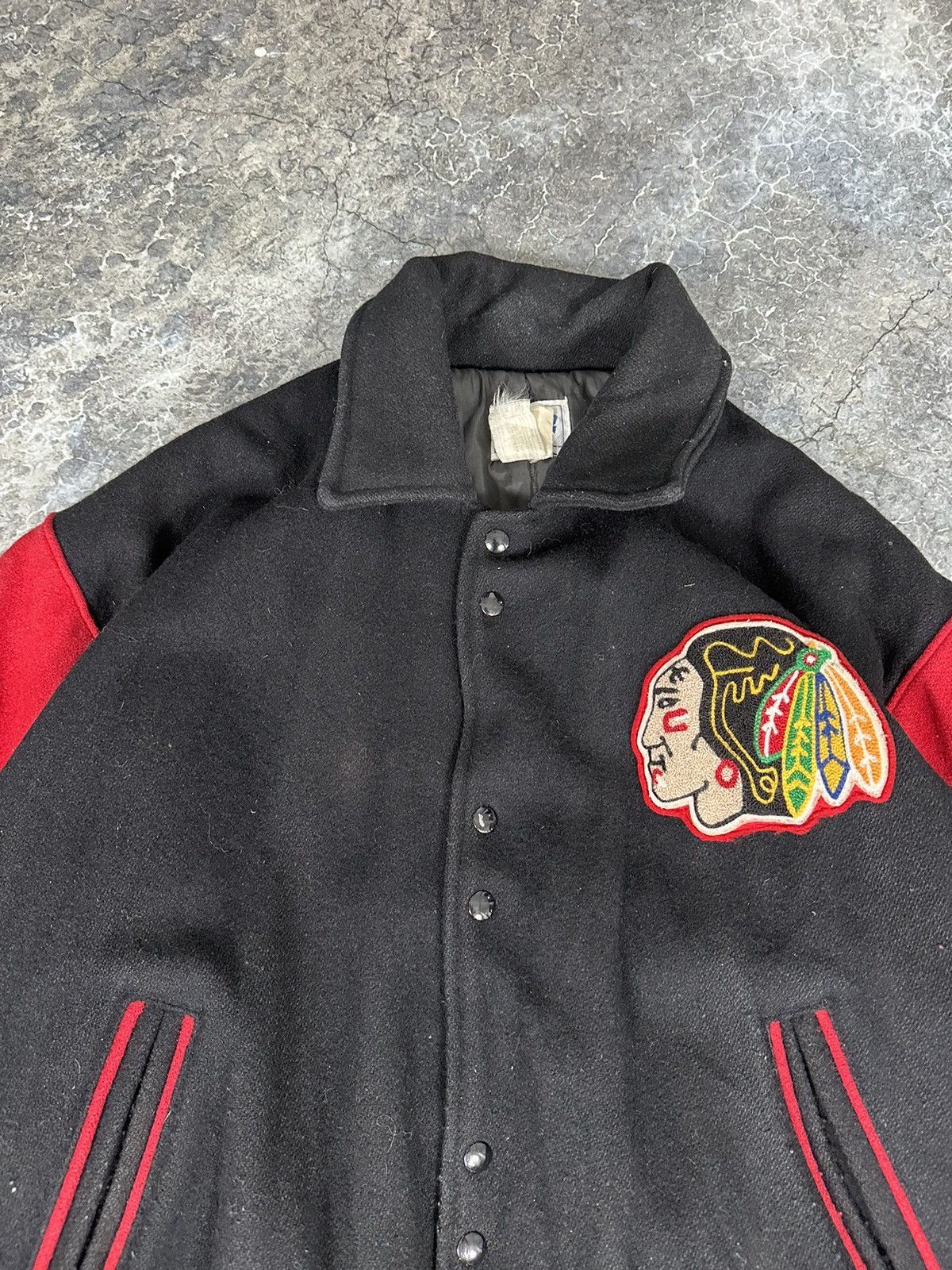NHL × Vintage Vintage Chicago Blackhawks varsity jacket Size US M / EU 48-50 / 2 - 4 Thumbnail