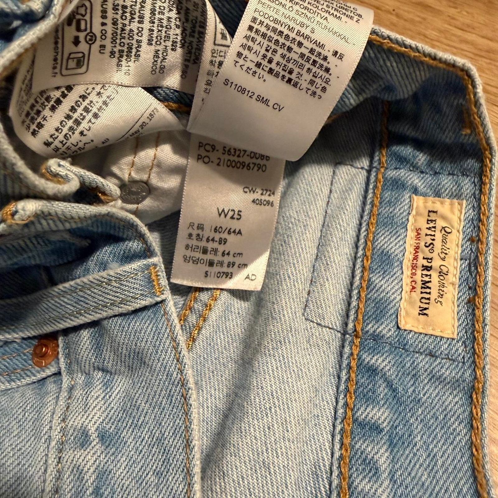 Levi's Levis 501 distressed denim shorts Size 25" / US 0 / IT 36 - 5 Thumbnail