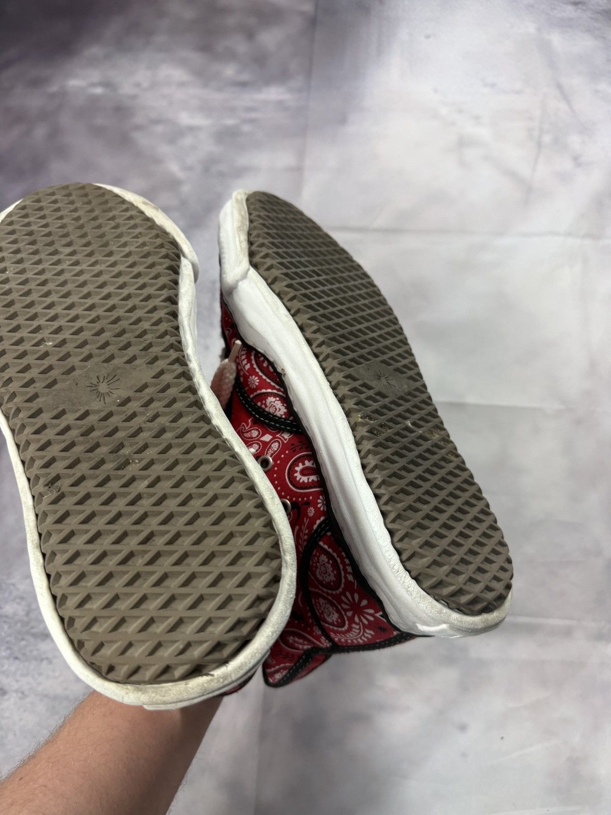 Maison MIHARA YASUHIRO Maison Mihara Yasuhiro MMY Peterson Hi bandana red print Size US 11 / EU 44 - 10 Thumbnail