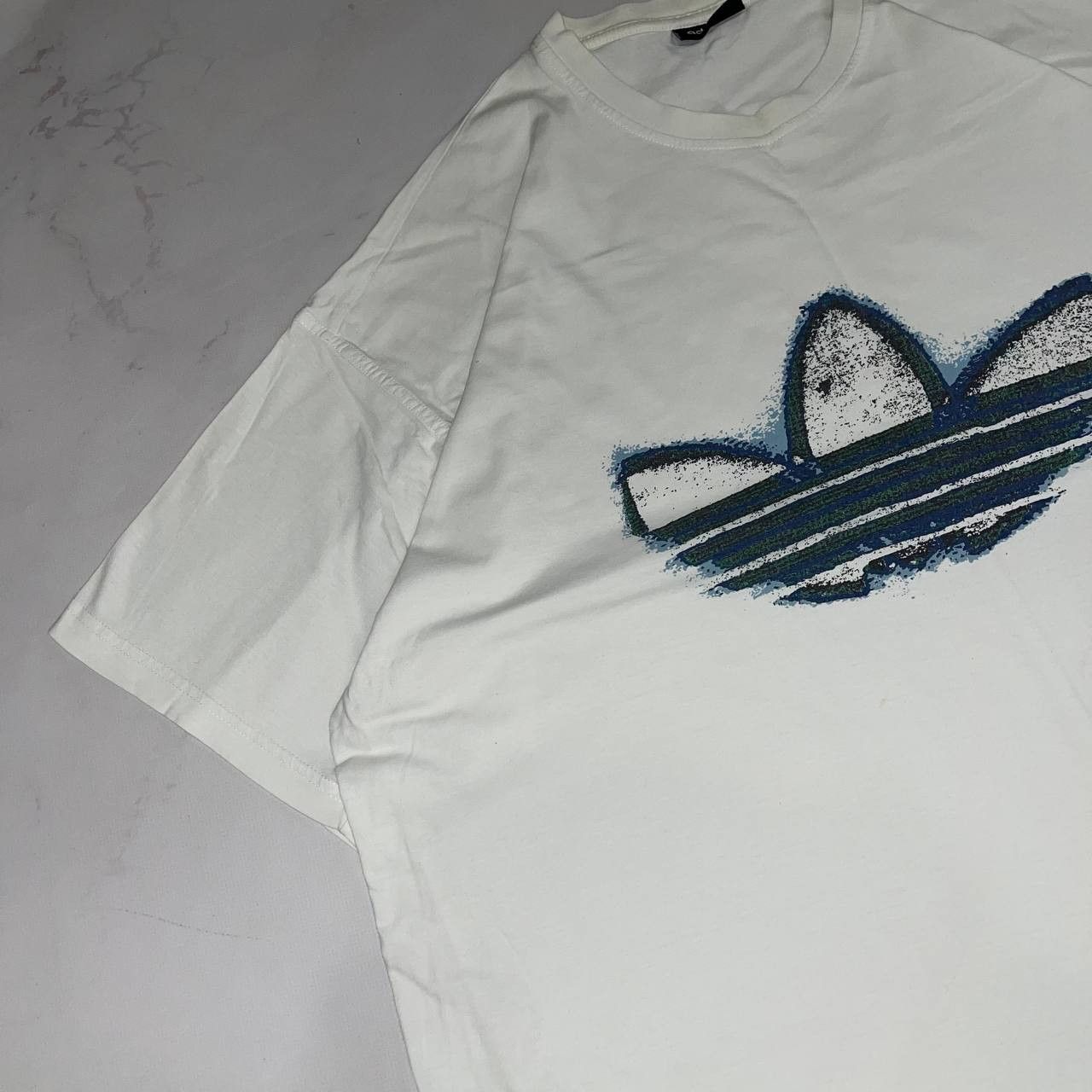 Adidas Adidas Vintage Adidas y2k big logo T Shirt 90's Sz XL White Size US XL / EU 56 / 4 - 3 Thumbnail