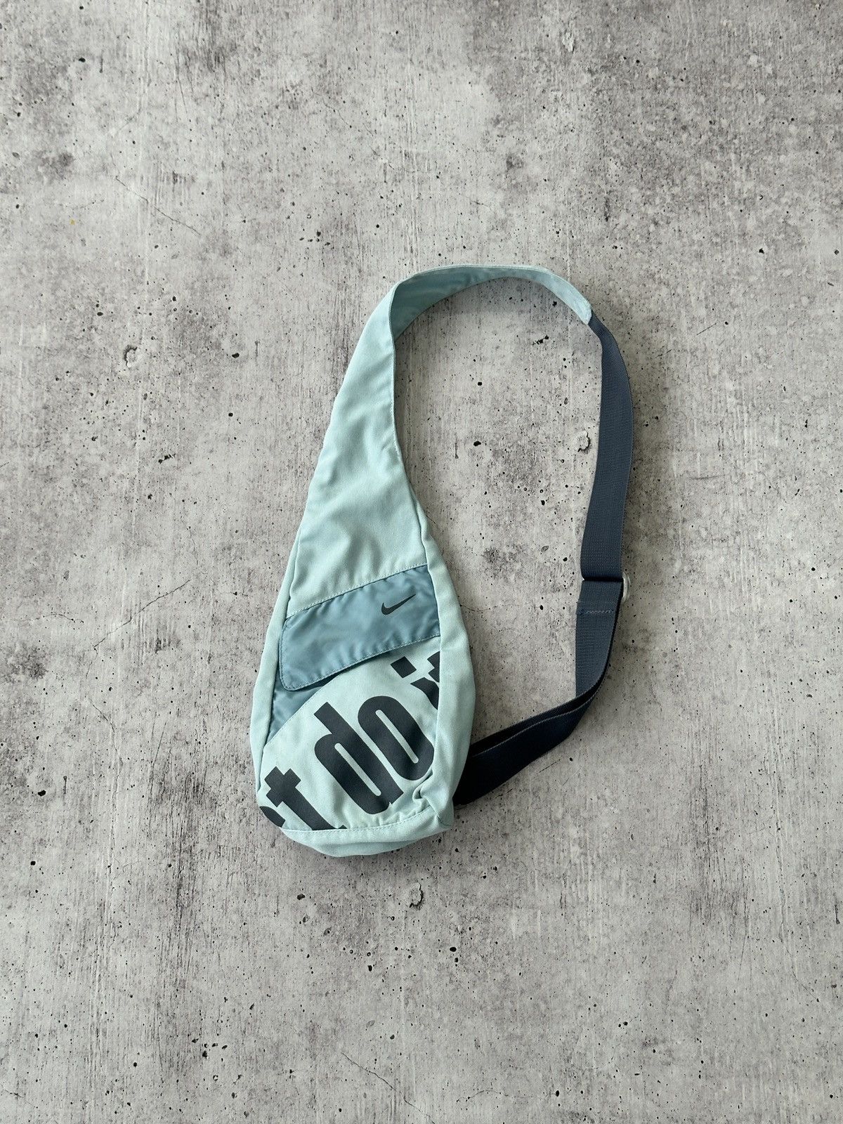 Nike × Vintage Vintage Nike Crossbody Shoulder Bag Size ONE SIZE - 1 Thumbnail
