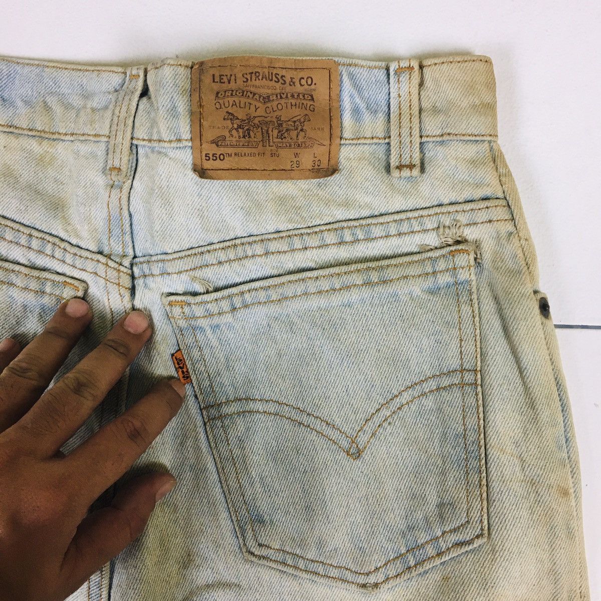 Levi's Vtg 90s Levi’s 550 Orange Tab Relaxed Fit Student Size US 29 - 8 Thumbnail