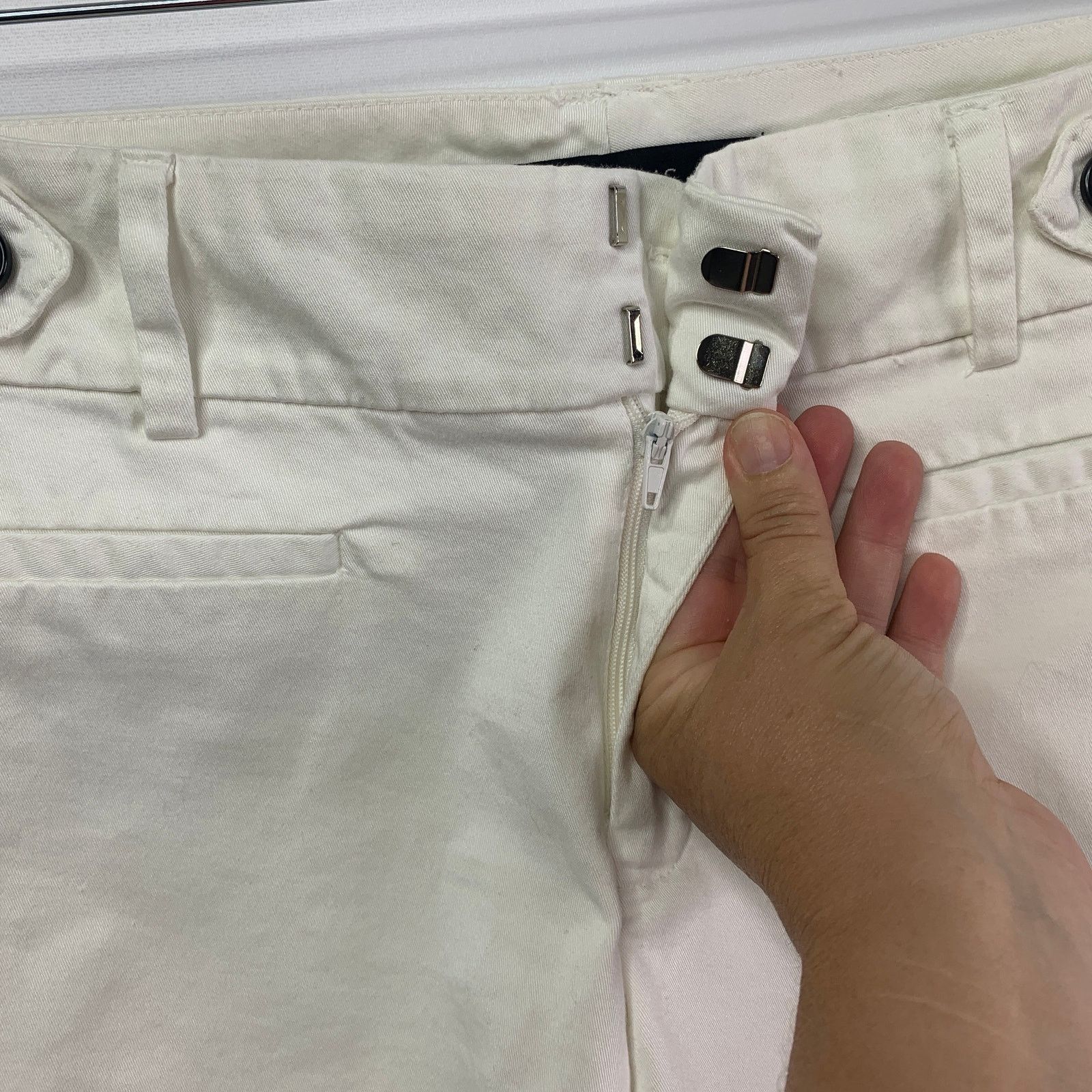 Zara Zara Shortie White Cuffed Mid Rise Shorts Side Buckles Vacay Size 30" / US 8 / IT 44 - 2 Thumbnail