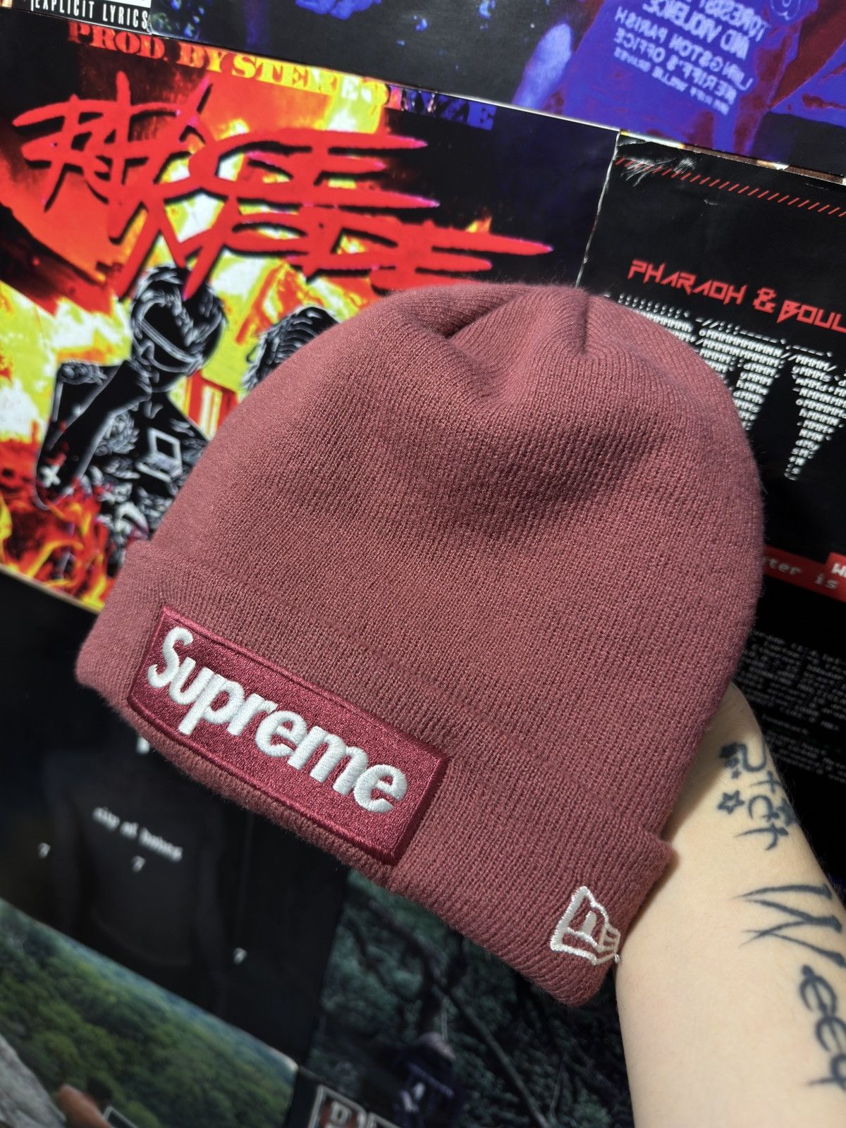 Supreme Supreme x New Era World Famous Beanie Hat Size ONE SIZE - 1 Thumbnail