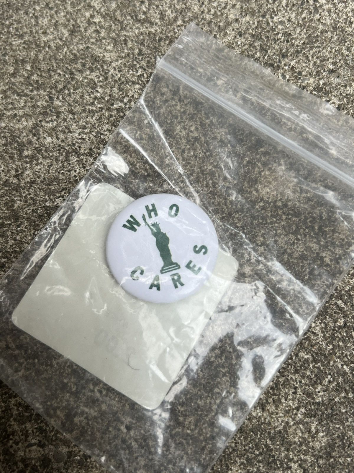 Supreme Supreme 2015 Who Cares Statue of Liberty Pin White New Size ONE SIZE - 1 Thumbnail