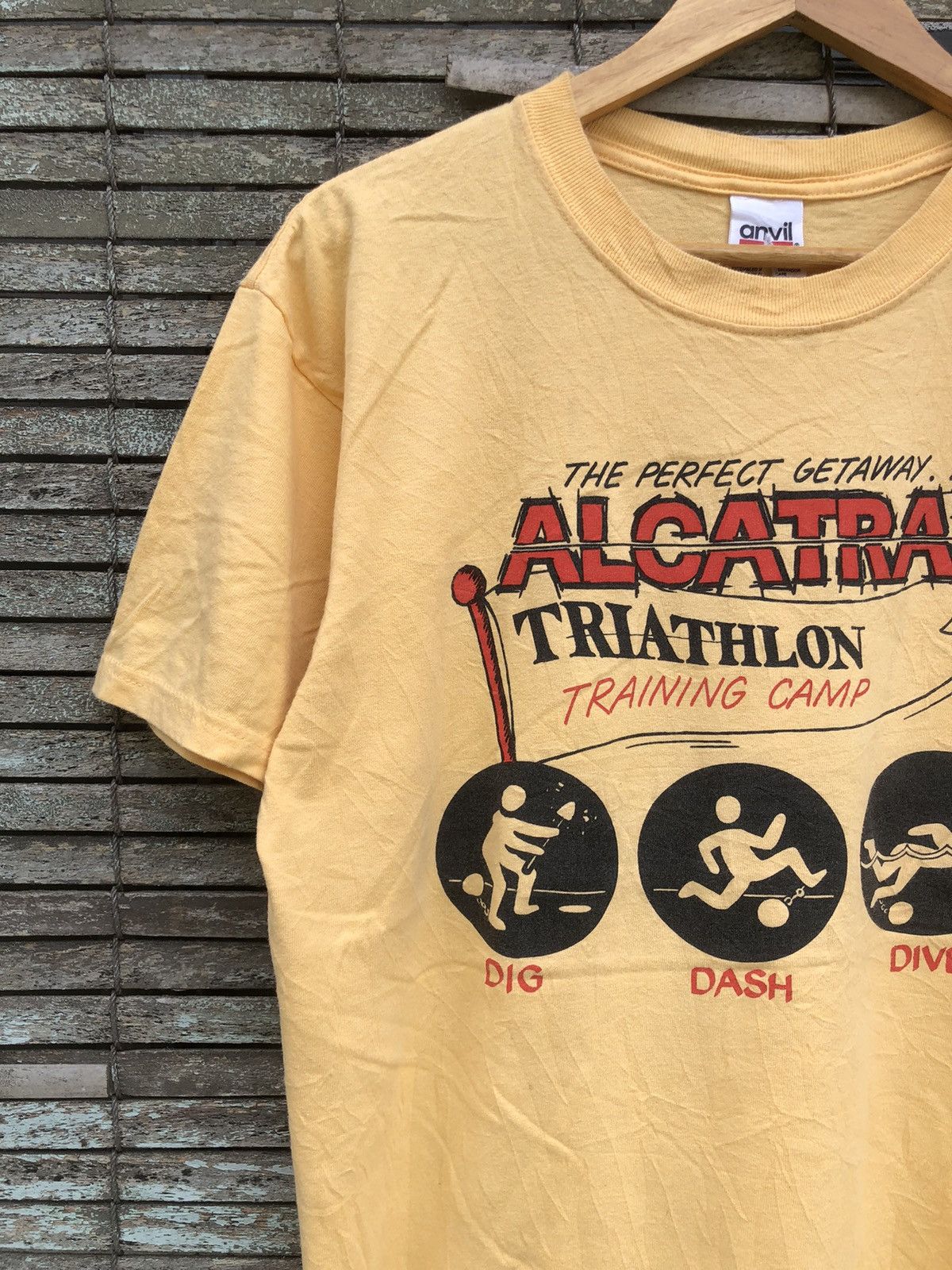 Vintage Vintage 90s The Perfect Gateway Alcatraz Triathlon Camp Tee Size US L / EU 52-54 / 3 - 5 Thumbnail