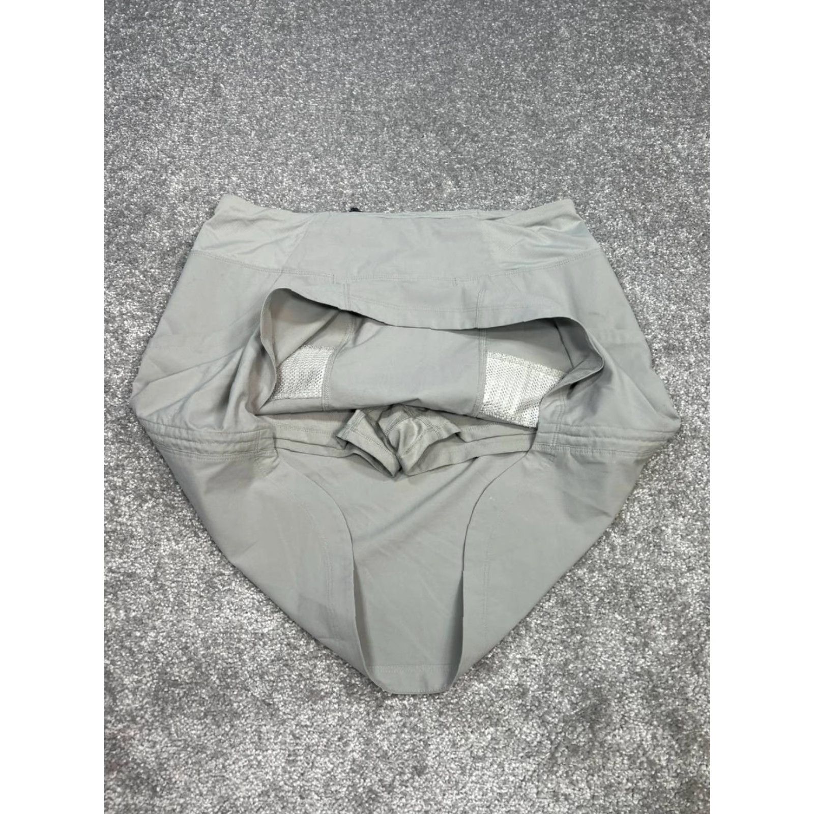Patagonia Patagonia Tech Skirt Skort Womens Medium Gray Fitz Roy Trout Fishing Hiking Skirt Women Activewear Short Breathable Comfort Stretch Golf Hiking Tennis Size 32" / US 10 / IT 46 - 7 Thumbnail