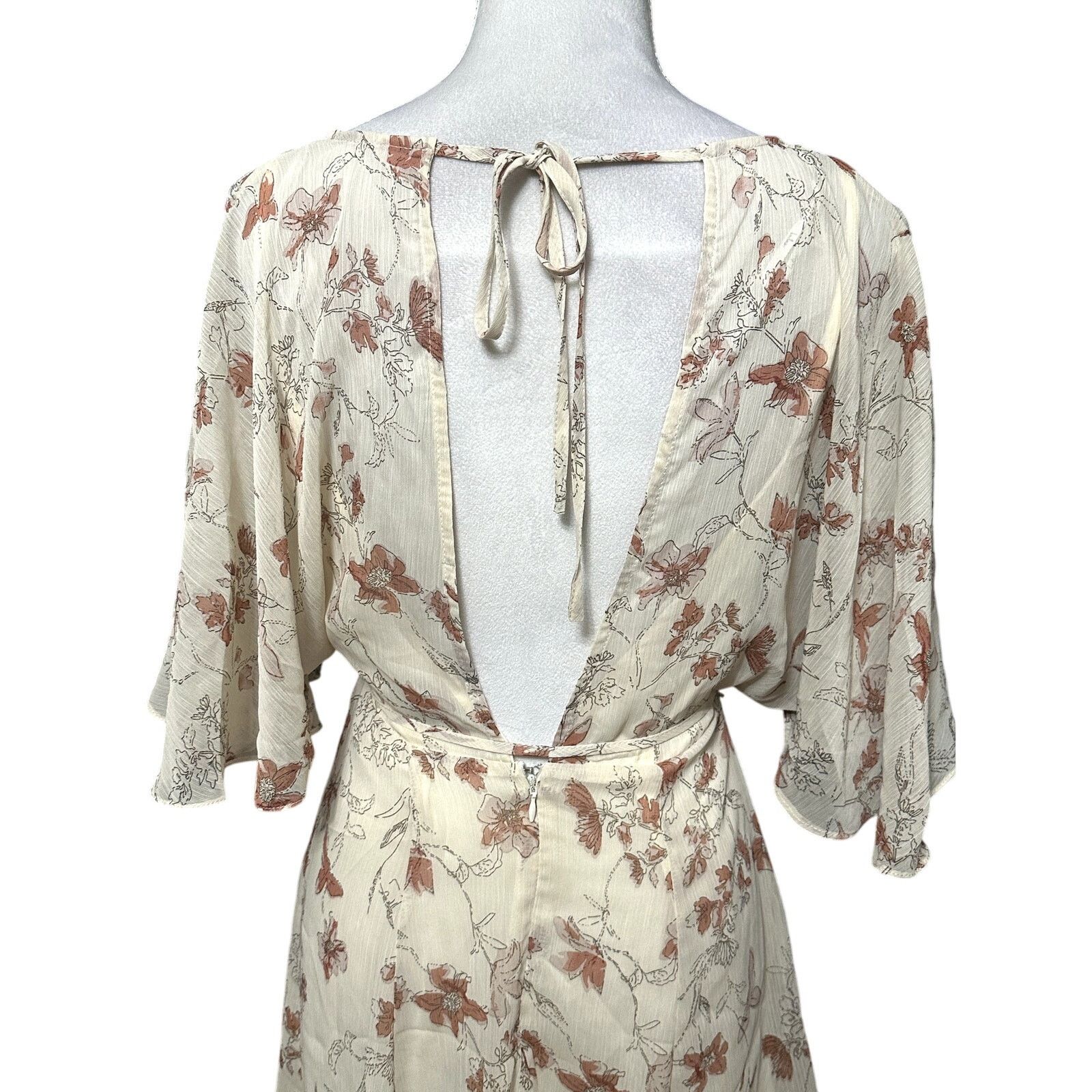 Other Lulus Mini Dress Faux Wrap Open Back Floral Beige XS NWOT Size XS / US 0-2 / IT 36-38 - 7 Thumbnail