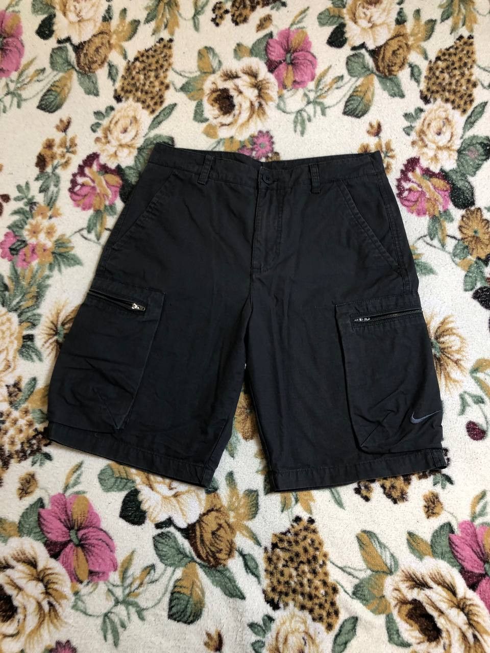Nike Nike Men's Shorts Navy Size 30 Cargo Zipper Pockets Logo Size US 30 / EU 46 - 1 Thumbnail