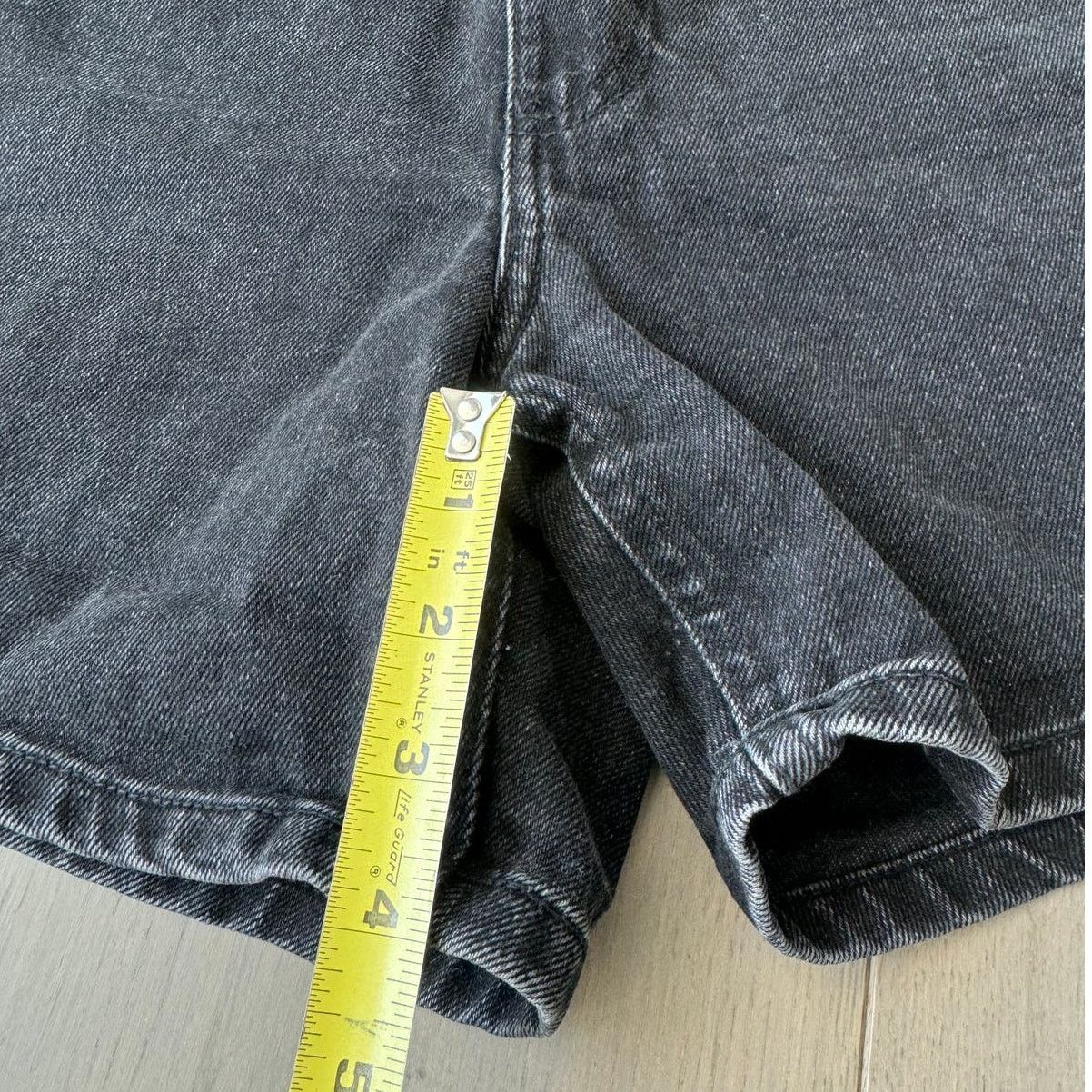 Zara Zara High Waisted Vintage Washed Black Denim Shorts Size 24" / US 00 / IT 34 - 6 Thumbnail