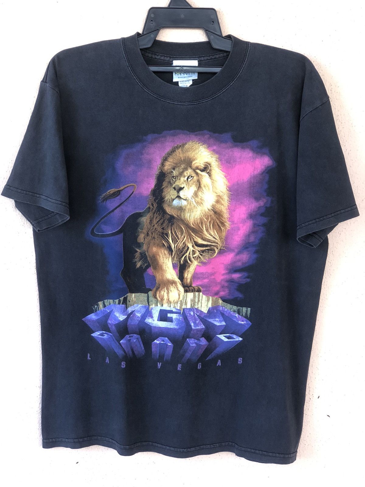 Vintage Vintage 90s Lion King MGM GRAND Las Vegas Tee Size US L / EU 52-54 / 3 - 2 Thumbnail