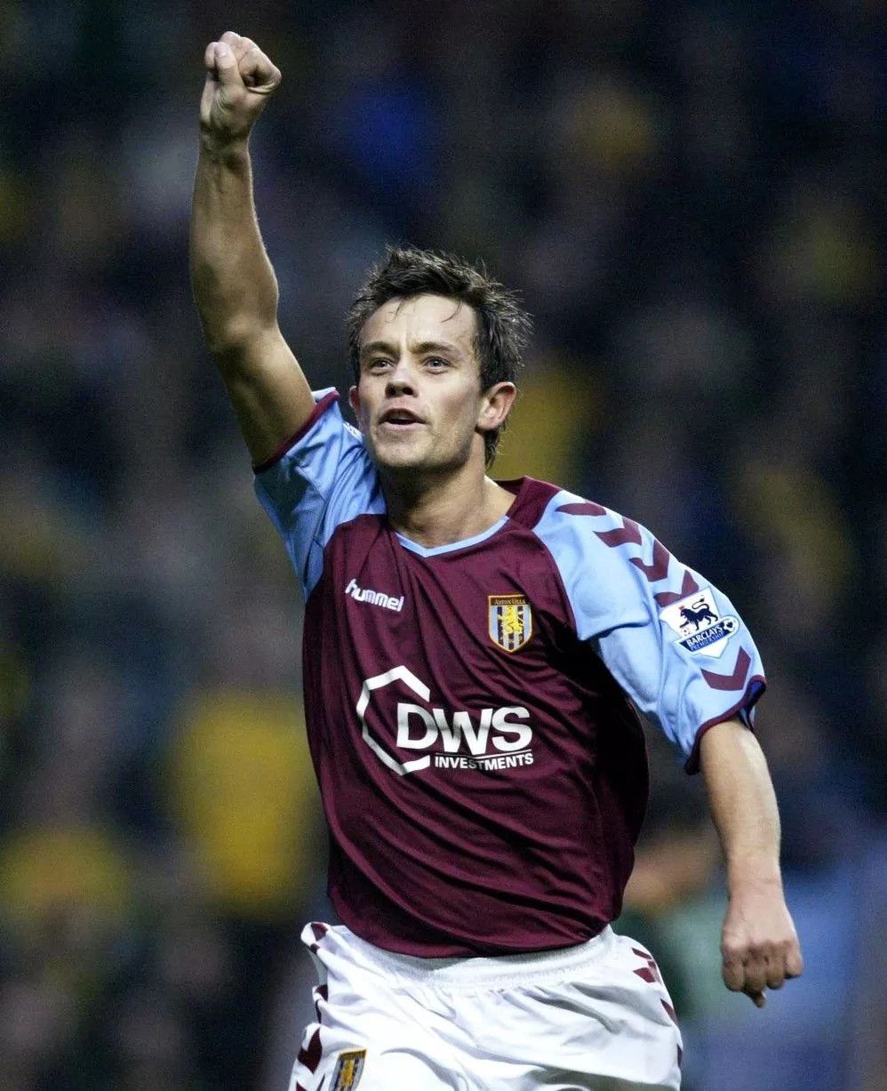 Hummel Aston Villa 04/05 Longsleeves home shirt #7 Hendrie Size US XXL / EU 58 / 5 - 9 Thumbnail