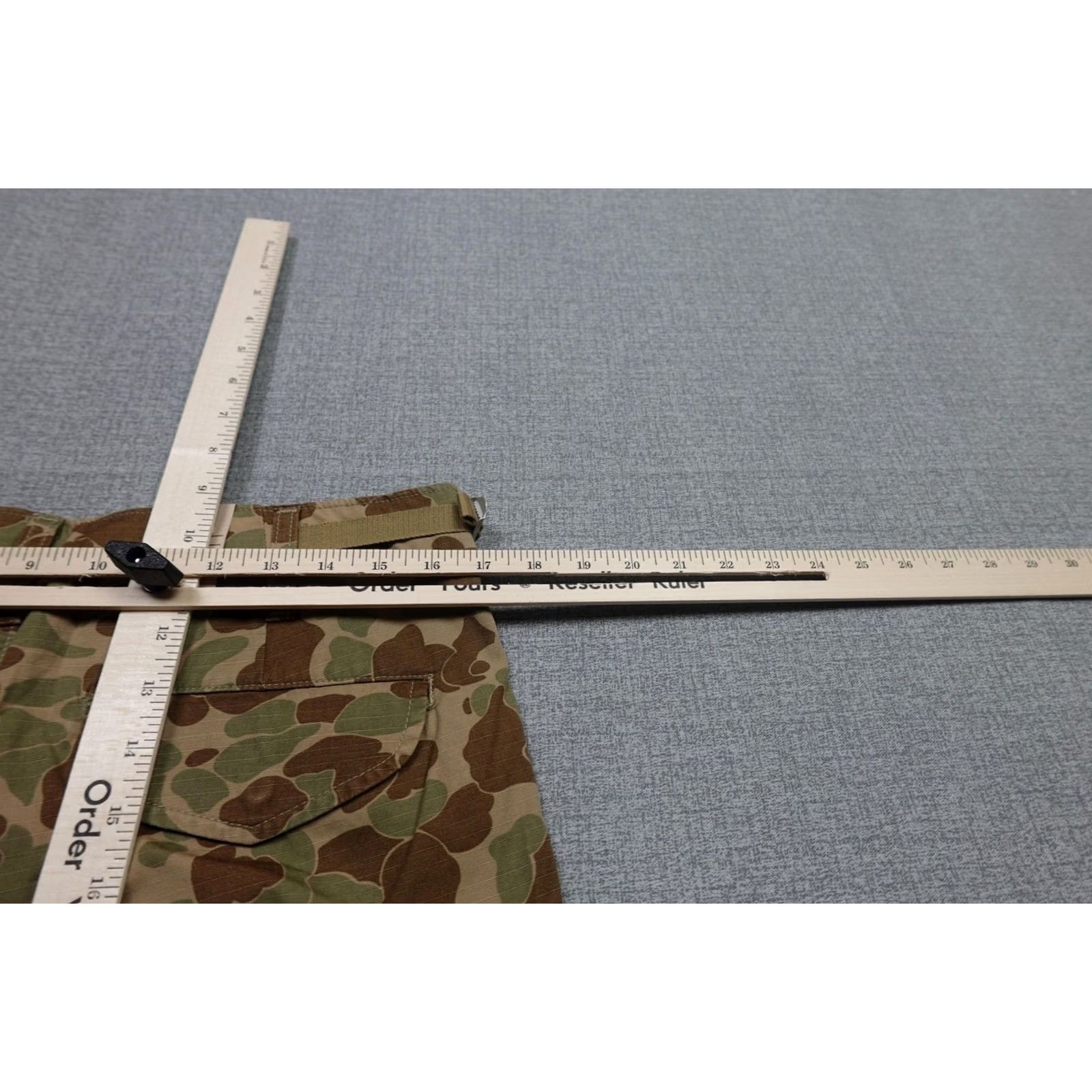Levi's Levi's Cargo Pants Men 33x30 Camouflage Cotton Workwear NWT Baggy Adjustable Waist Pockets Size US 33 - 7 Thumbnail