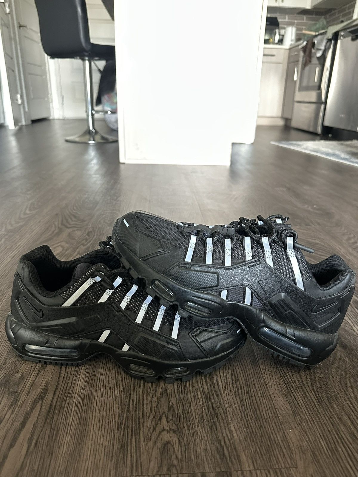 Nike Reflective Nike Air Max 95s Size US 9.5 / EU 42-43 - 4 Thumbnail