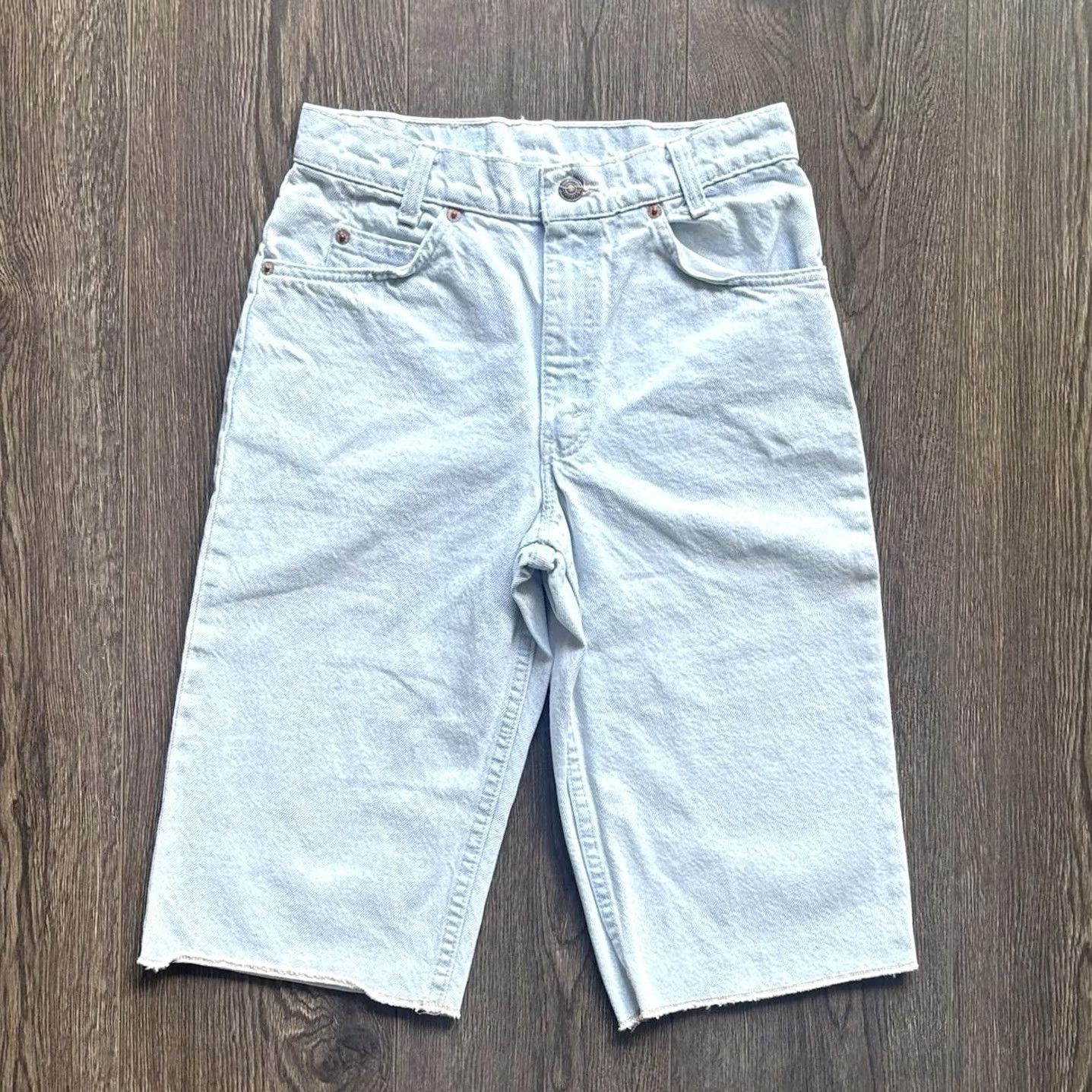 Levi's VINTAGE Levi's 550 Shorts Bermuda Light Denim 29 Women USA Jorts Five-Pocket Pocket Distressed Cutoff 1989 Mens Womens Boys Girls Size 29" - 2 Thumbnail