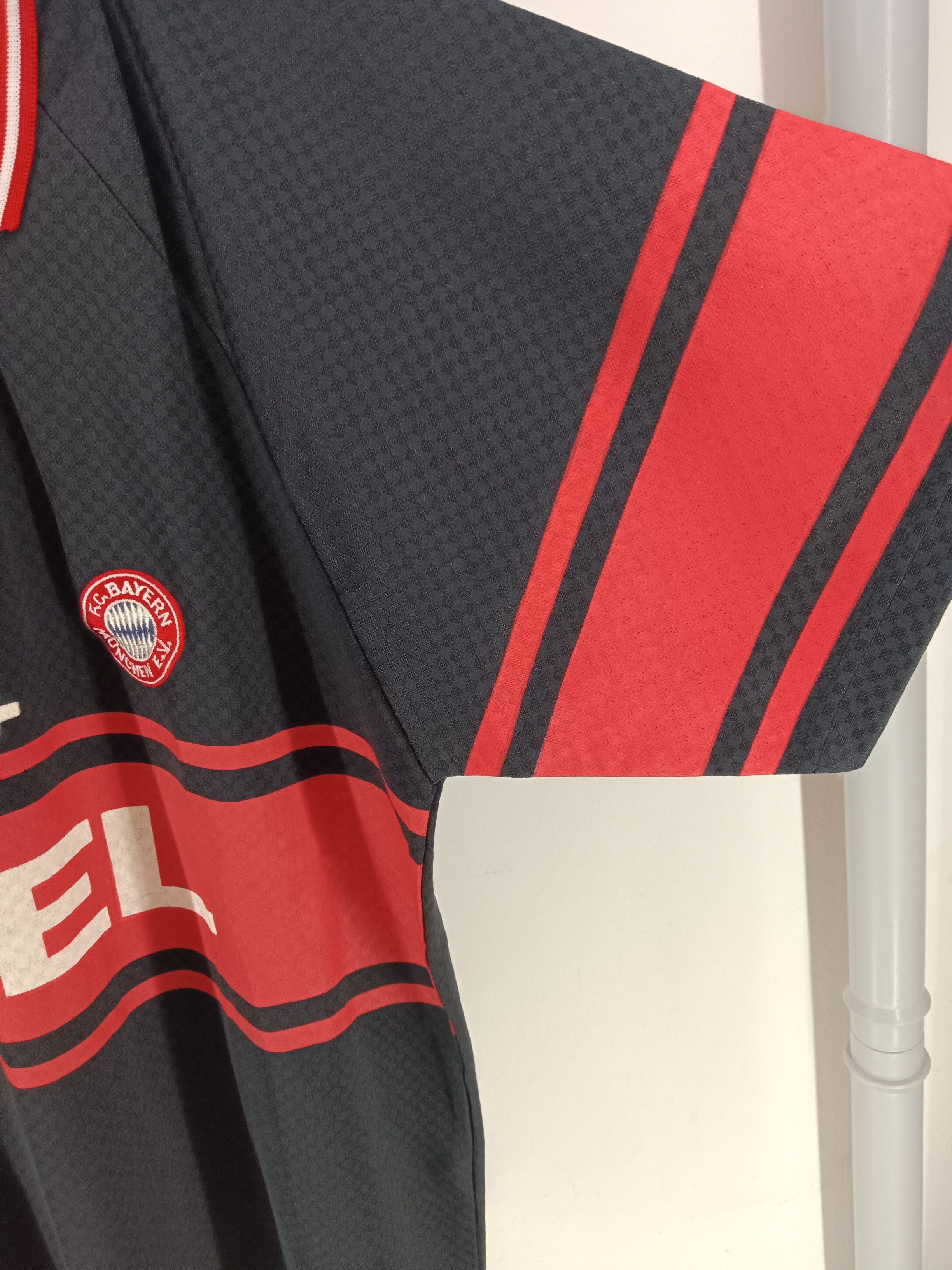 Vintage Vintage 90s Bootleg Football Jersey Bayen Munich Munchen Size US XL / EU 56 / 4 - 3 Thumbnail