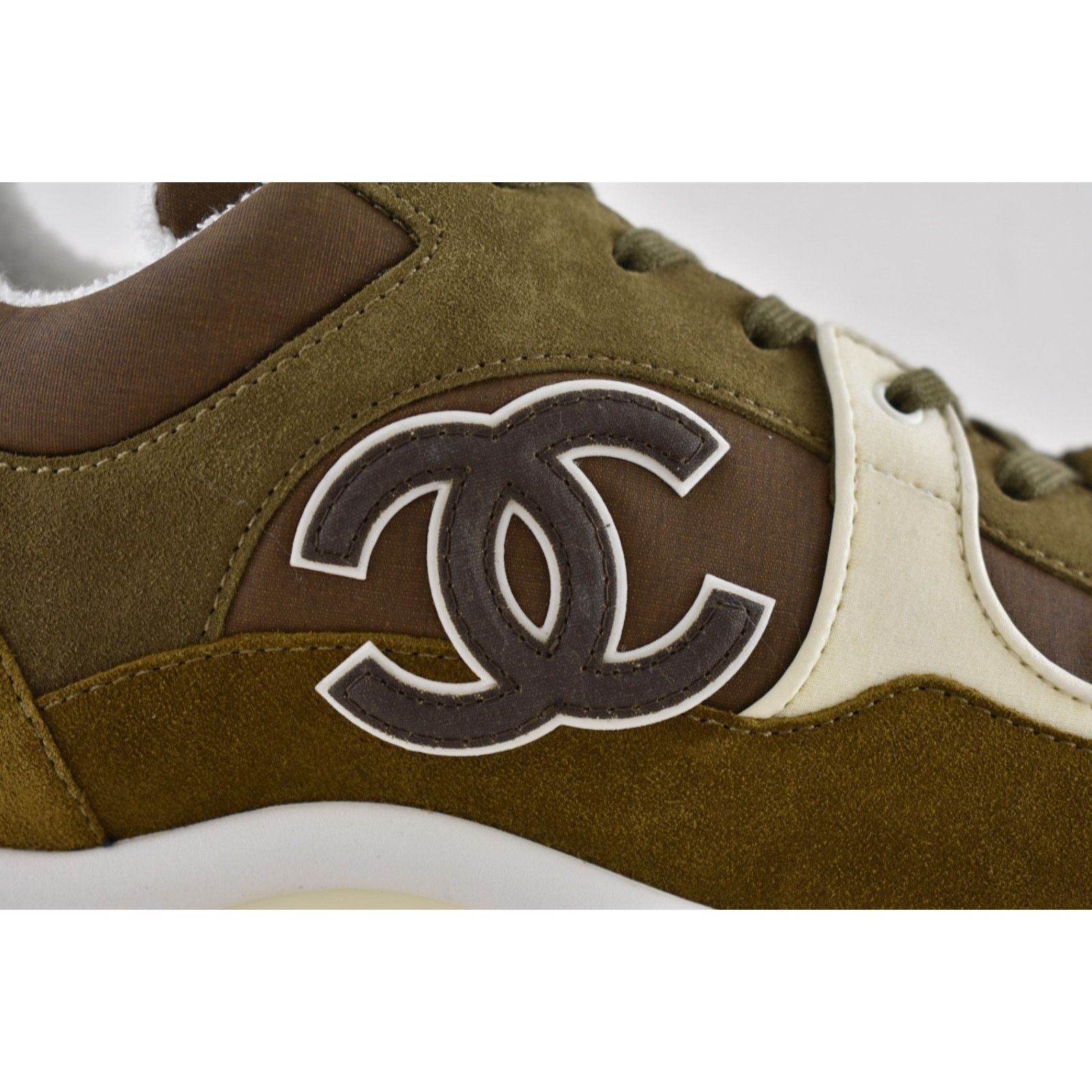 Chanel Chanel 20C Mens Brown Green White CC Logo Low Top Size US 11 / EU 44 - 3 Thumbnail