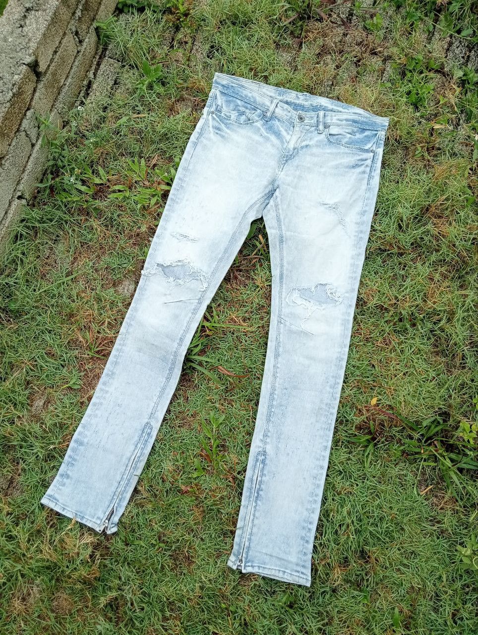 GOSTAR DE FUGA Gostar De Fuga Japan Ankle Zip Distressed Jeans Size US 33 - 2 Thumbnail