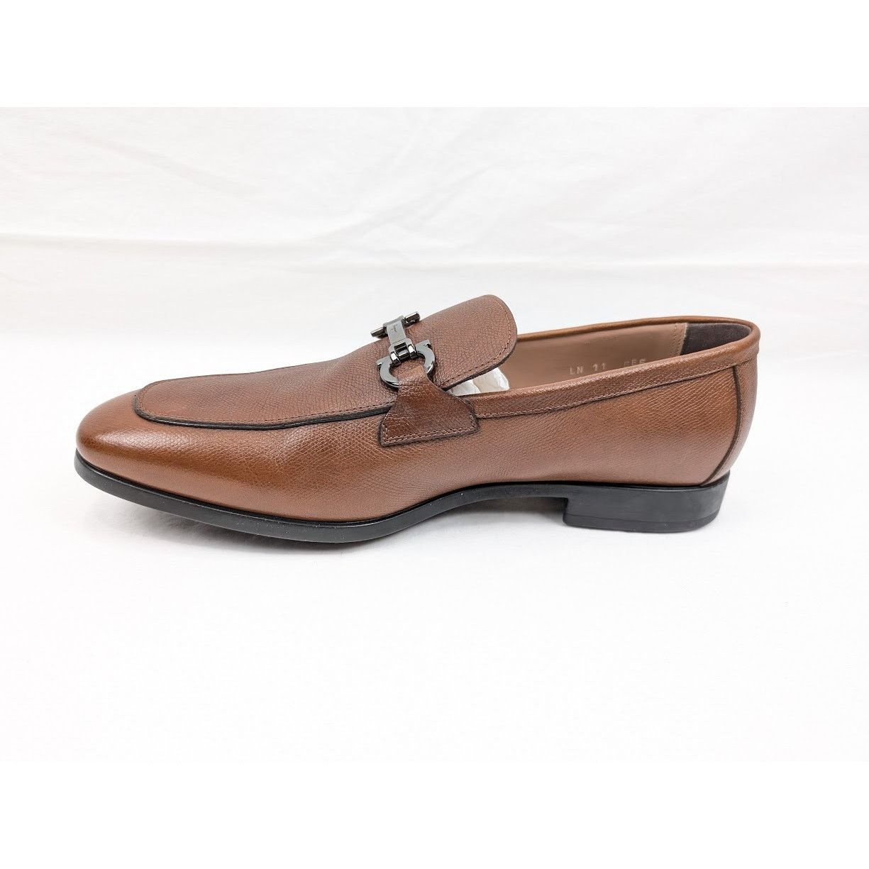 Salvatore Ferragamo o1rshd1 Radica Pebble Calf Loafers in Brown Size US 11 / EU 44 - 9 Thumbnail