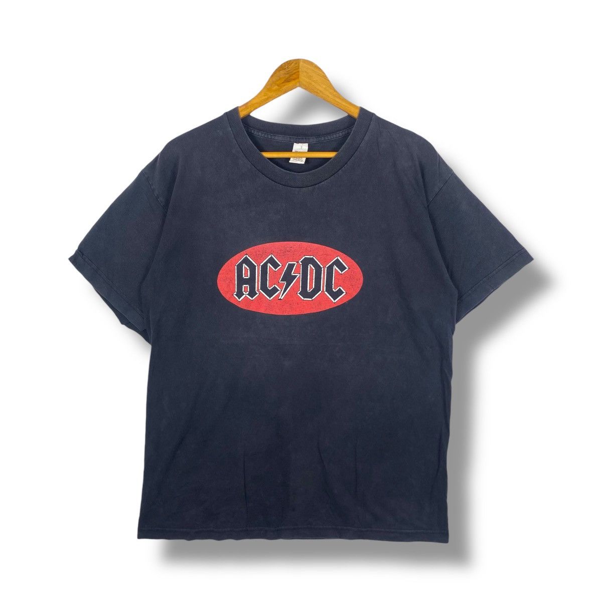 Band Tees Vintage 90s AC/DC Band Logo Faded Tee Shirt Large Size Size US L / EU 52-54 / 3 - 1 Thumbnail