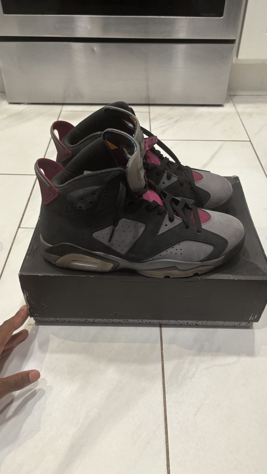Jordan Brand Jordan 6 Bordeaux Size US 11 / EU 44 - 1 Thumbnail