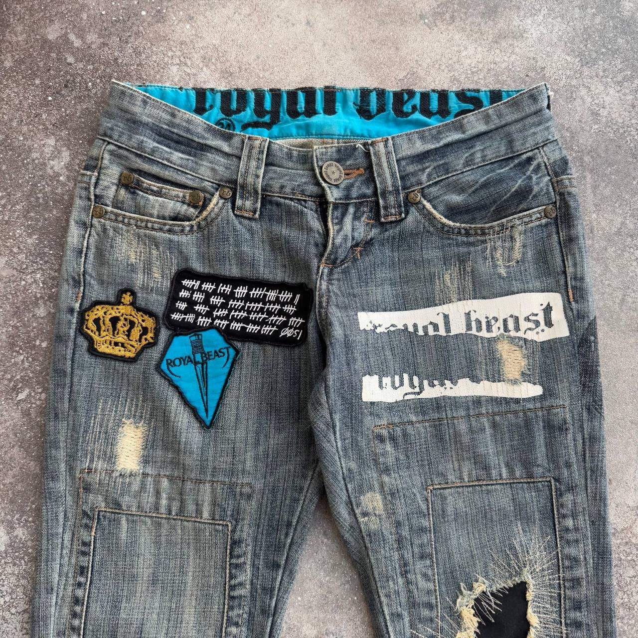 Hysteric Glamour Royal Beast Vintage Low Rise Y2K Patchwork Washed Jeans Size 27" / US 4 / IT 40 - 4 Thumbnail