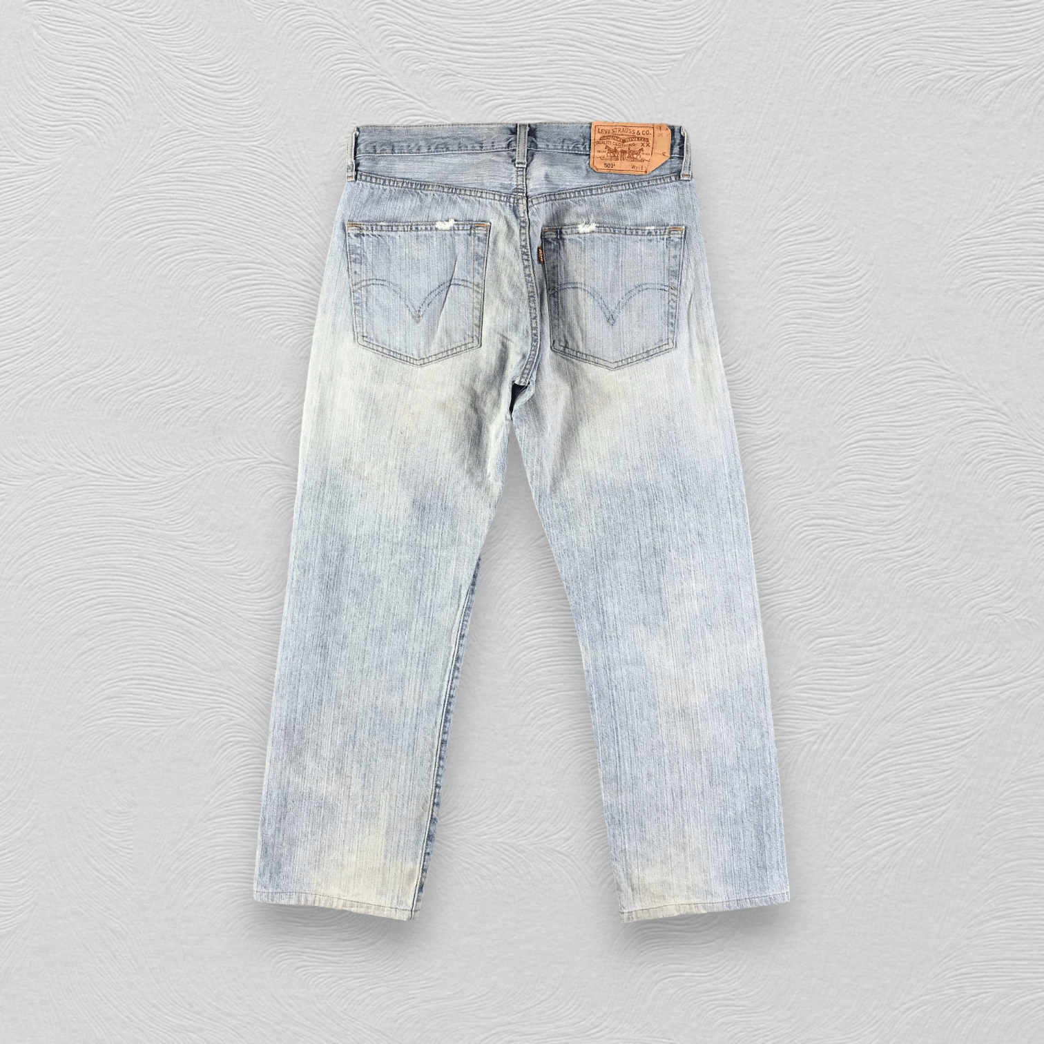Levi's Vintage Levis 501 Jeans Medium Wash Denim KJ1894 Size US 31 - 2 Thumbnail