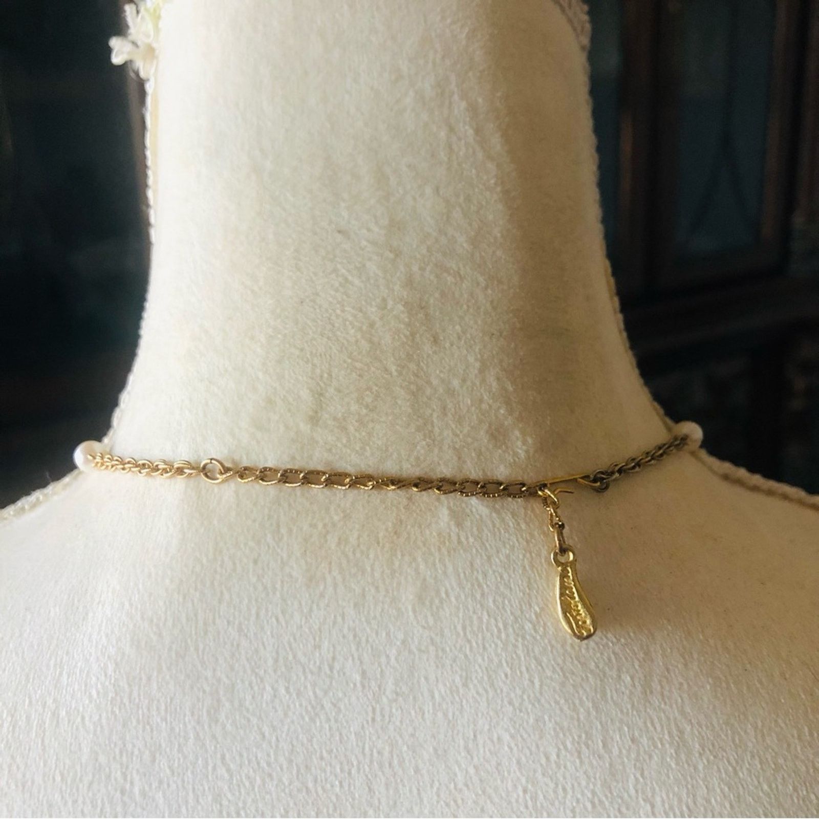 Vintage Vintage 1970’s Tortolani Crislu triangle pendant necklace Size ONE SIZE - 7 Thumbnail