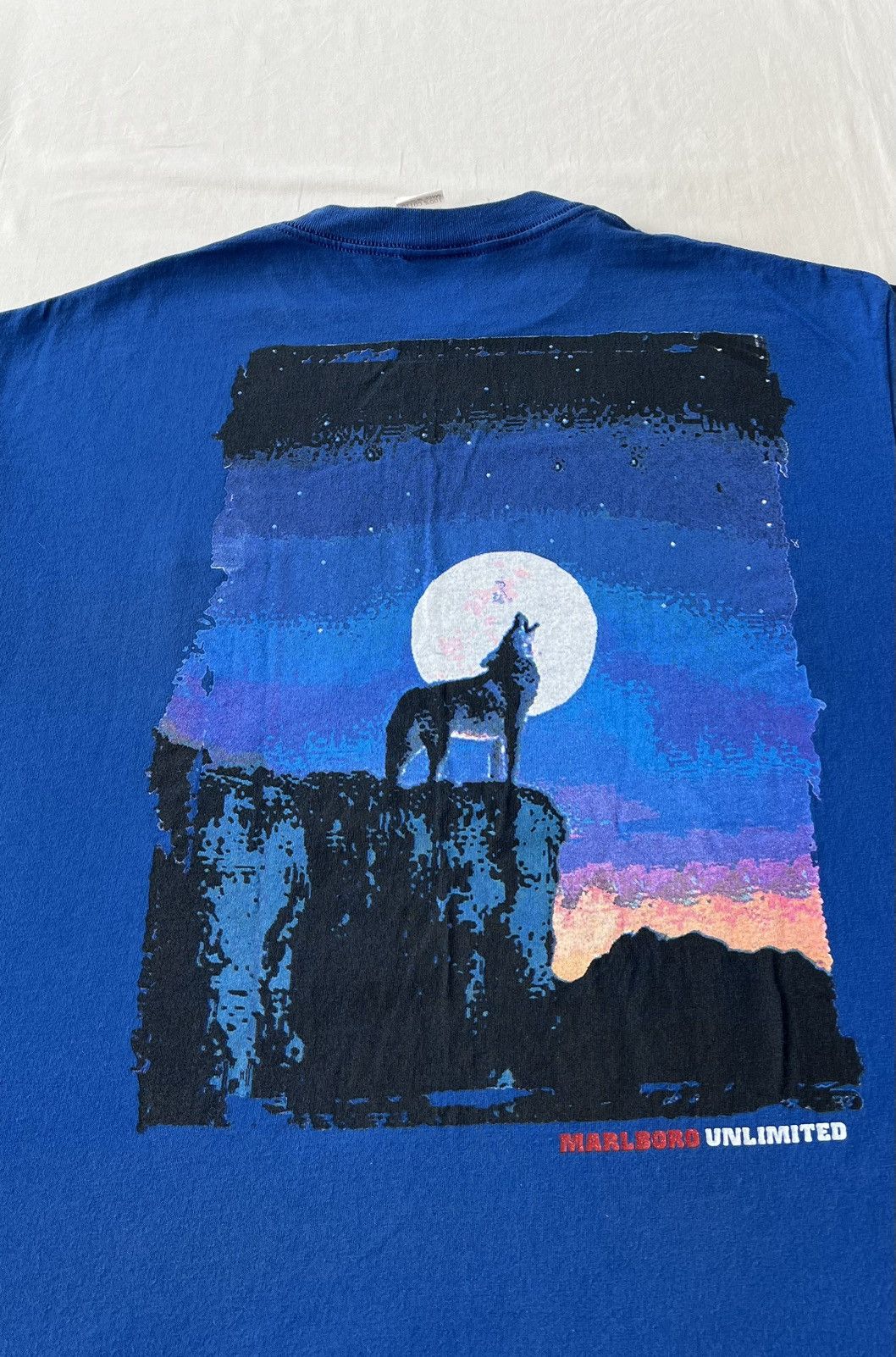 Marlboro Vintage 90s Marlboro Unlimited Wolf Pocket Blue T-shirt Size US XL / EU 56 / 4 - 11 Thumbnail