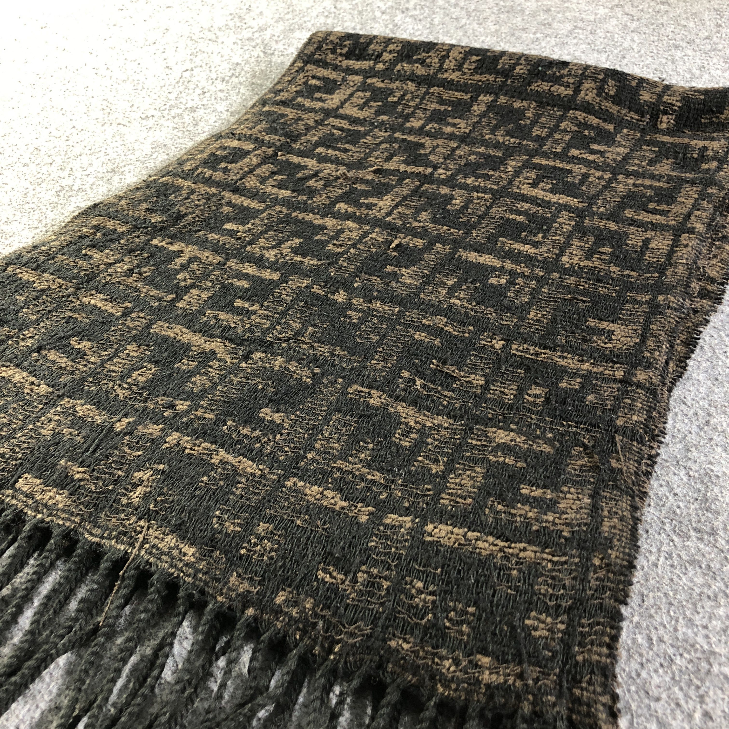 Fendi Fendi Monogram Full-Print Scarf Muffler Neckwear V2670 Size ONE SIZE - 3 Thumbnail