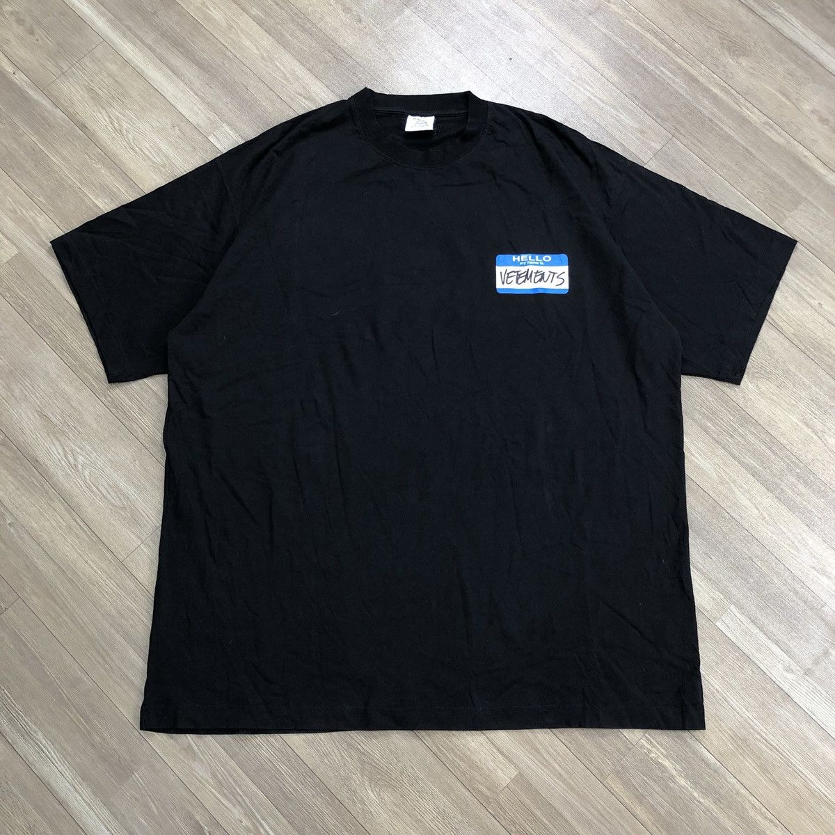 Vetements Vetements “Hello My Name Is” Graffity Oversized Tee Size US XXL / EU 58 / 5 - 12 Thumbnail