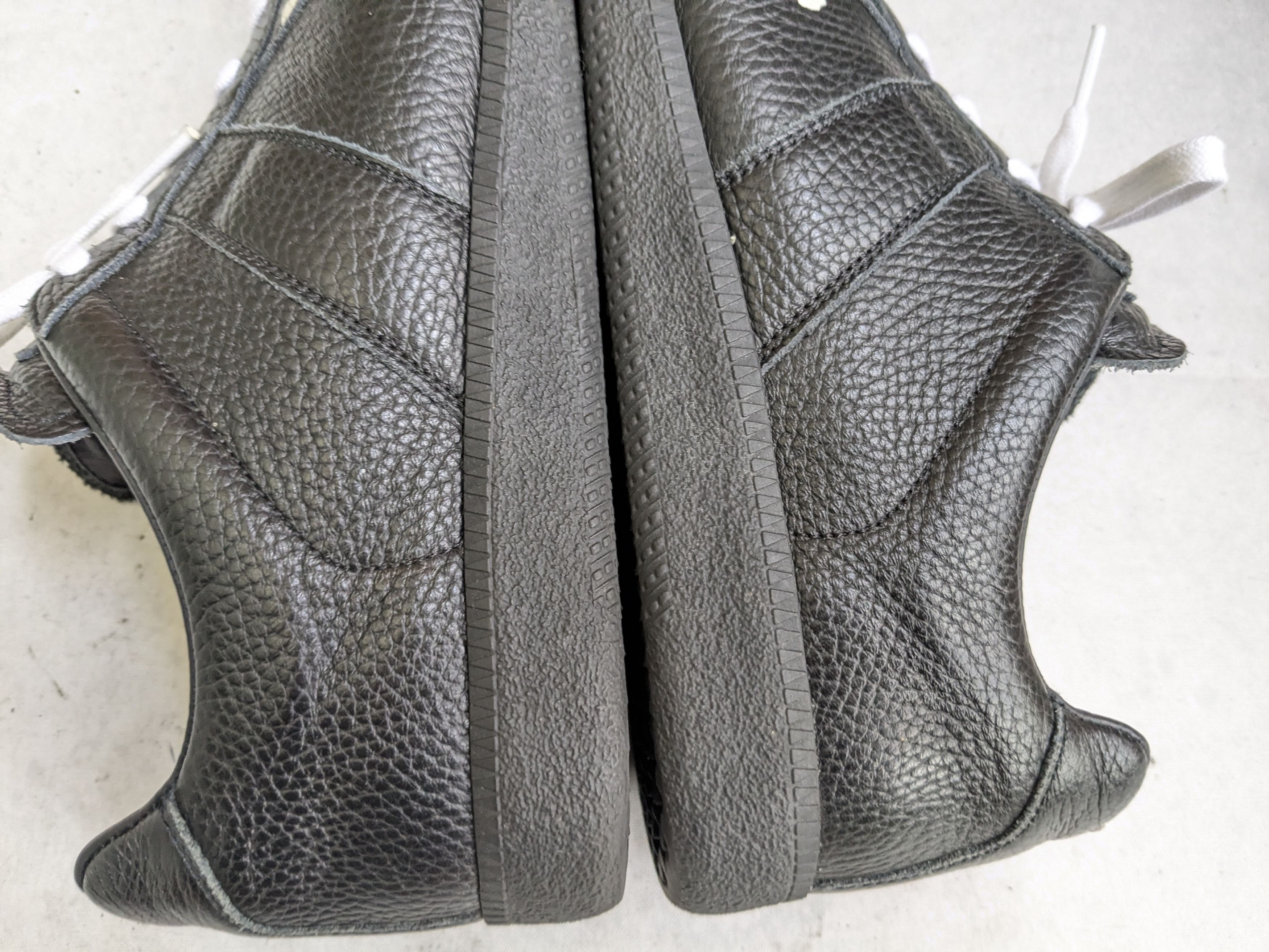 Maison Margiela Maison Margiela Replica GAT Black Paint Splatter 12 45 White Size US 12 / EU 45 - 10 Thumbnail